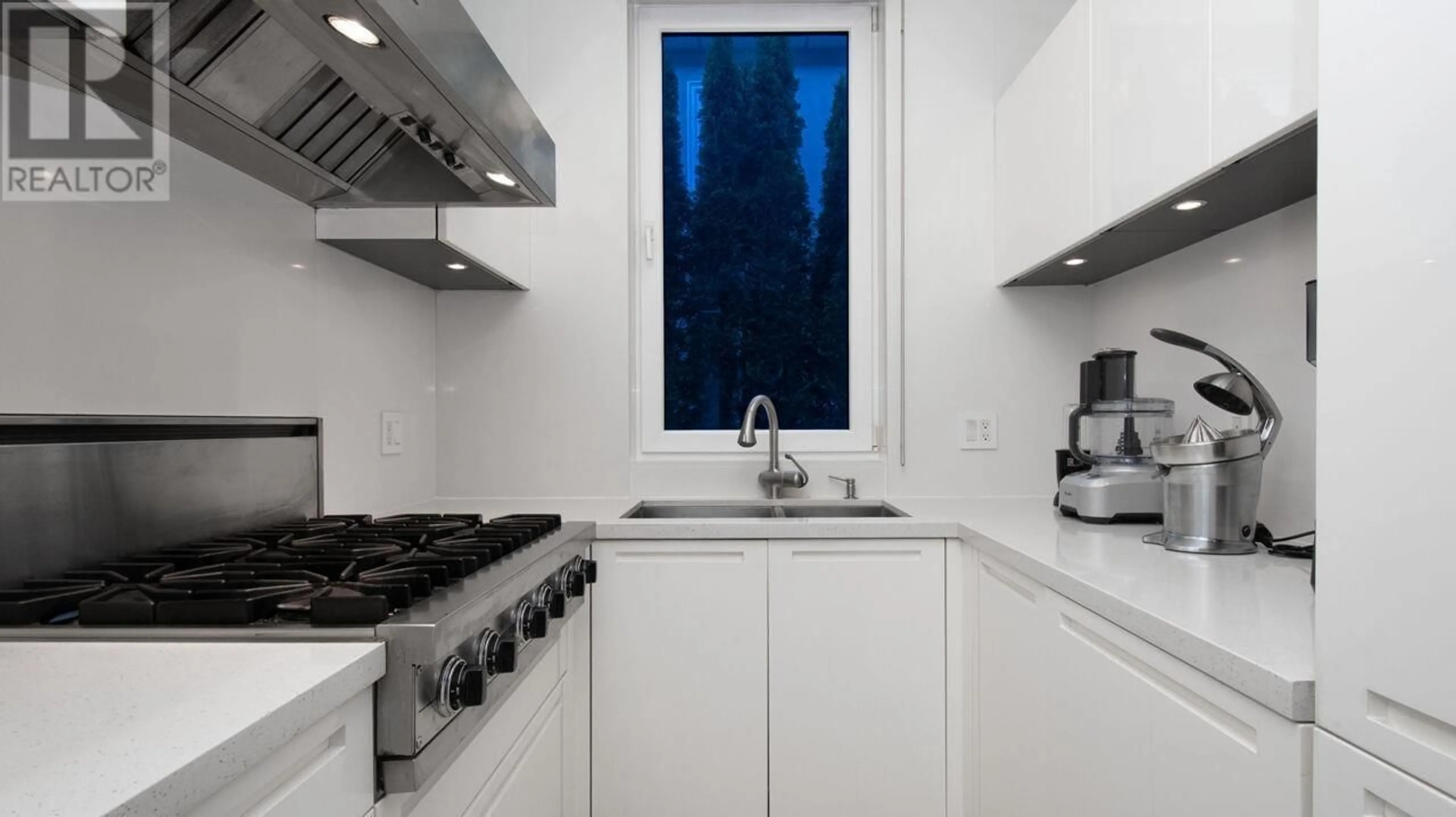 Standard kitchen, unknown for 7271 PETTS ROAD, Richmond British Columbia V7A1J9