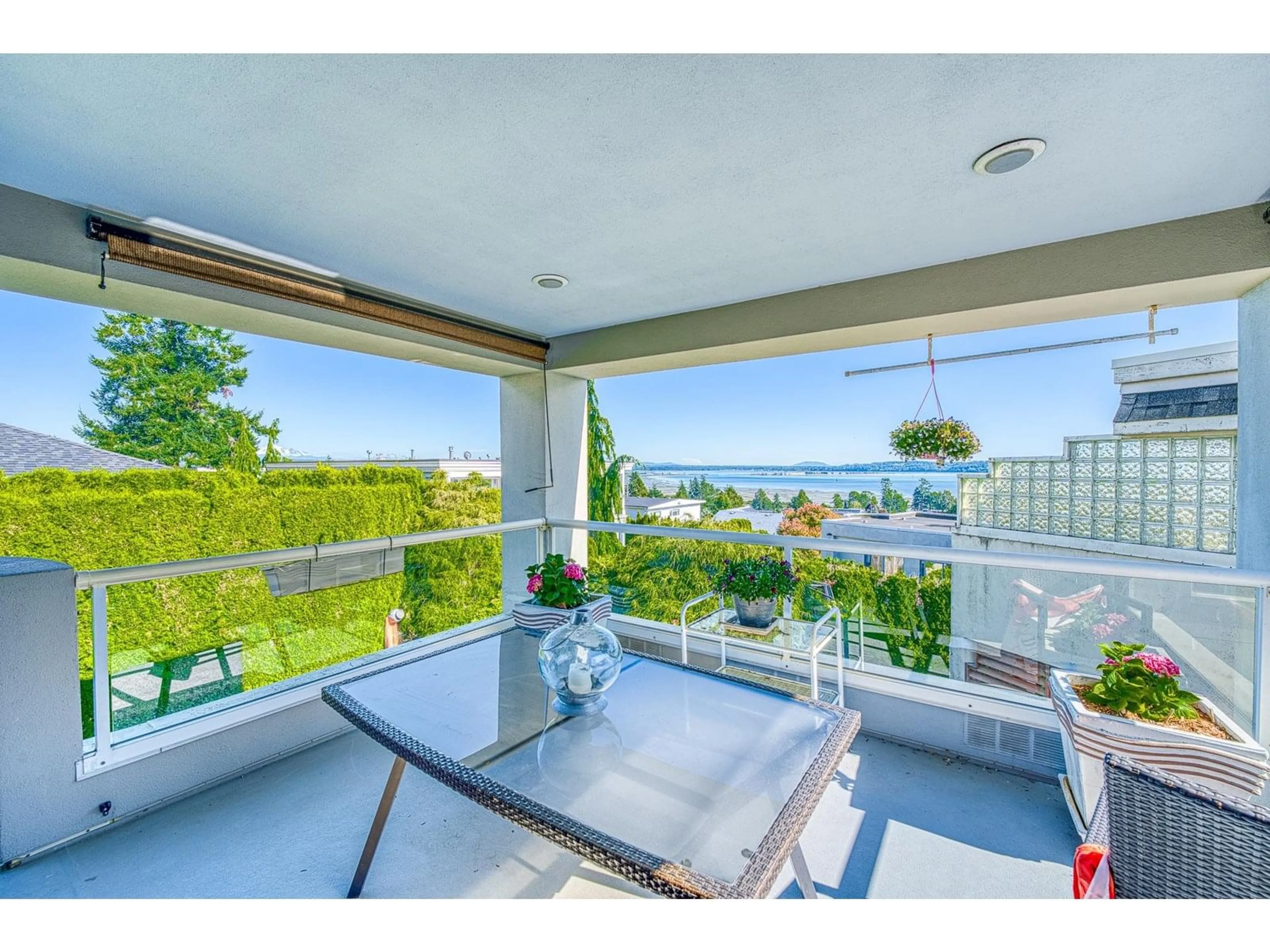 Balcony in the apartment, water/lake/river/ocean view for 15662 SEMIAHMOO, White Rock British Columbia V4B1V4