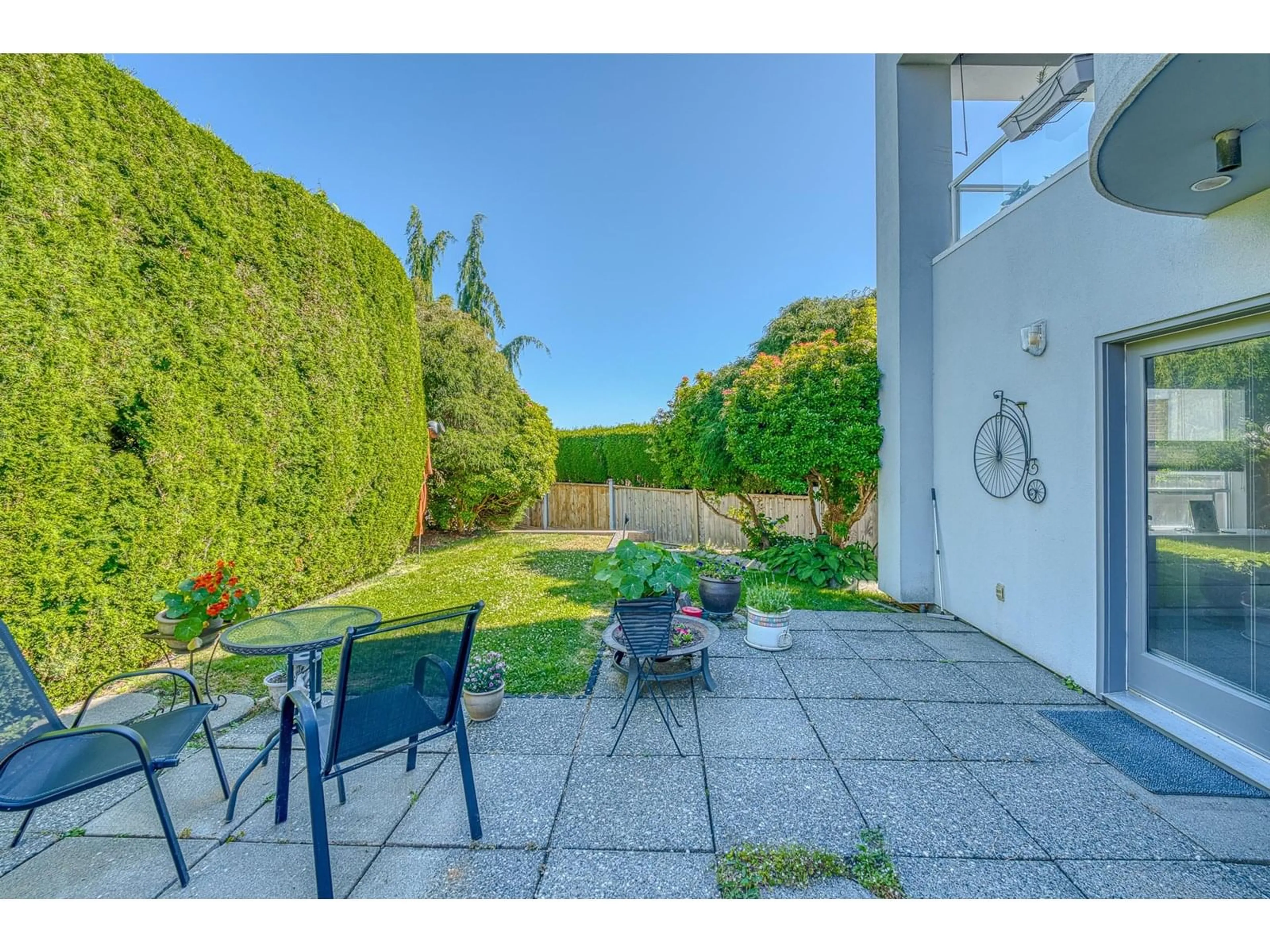 Patio, street for 15662 SEMIAHMOO, White Rock British Columbia V4B1V4