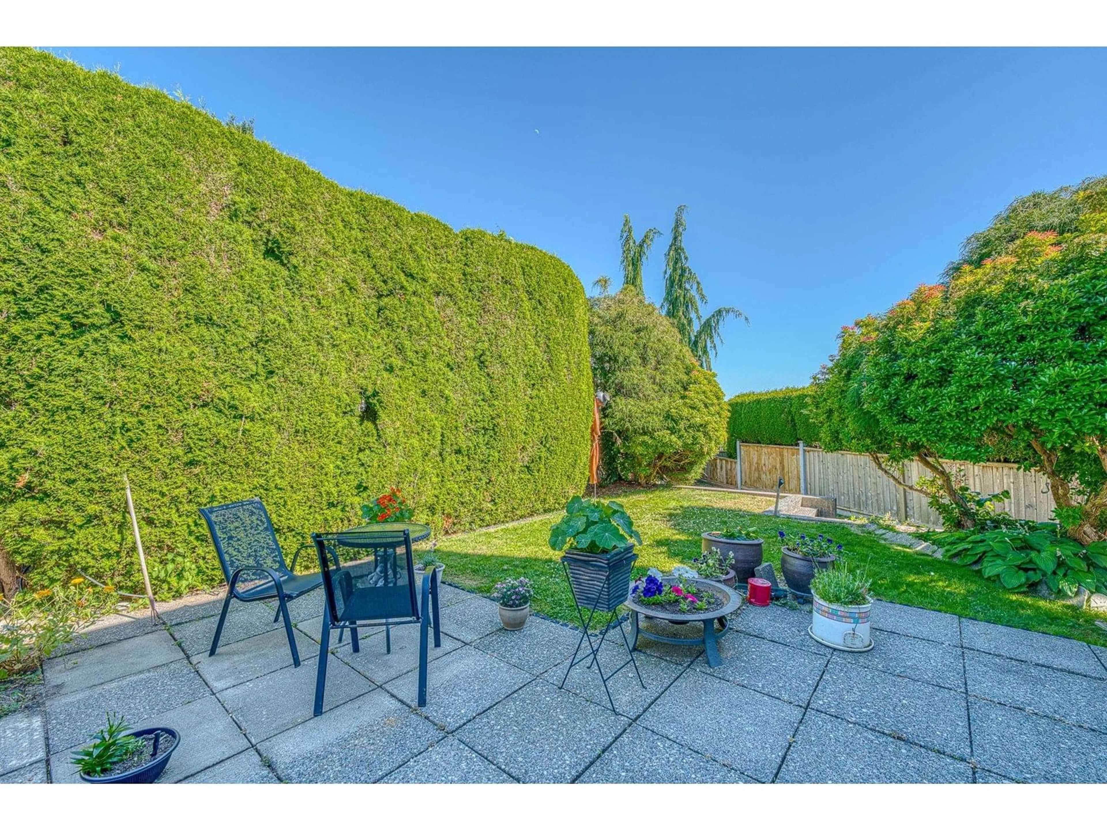 Patio, street for 15662 SEMIAHMOO, White Rock British Columbia V4B1V4