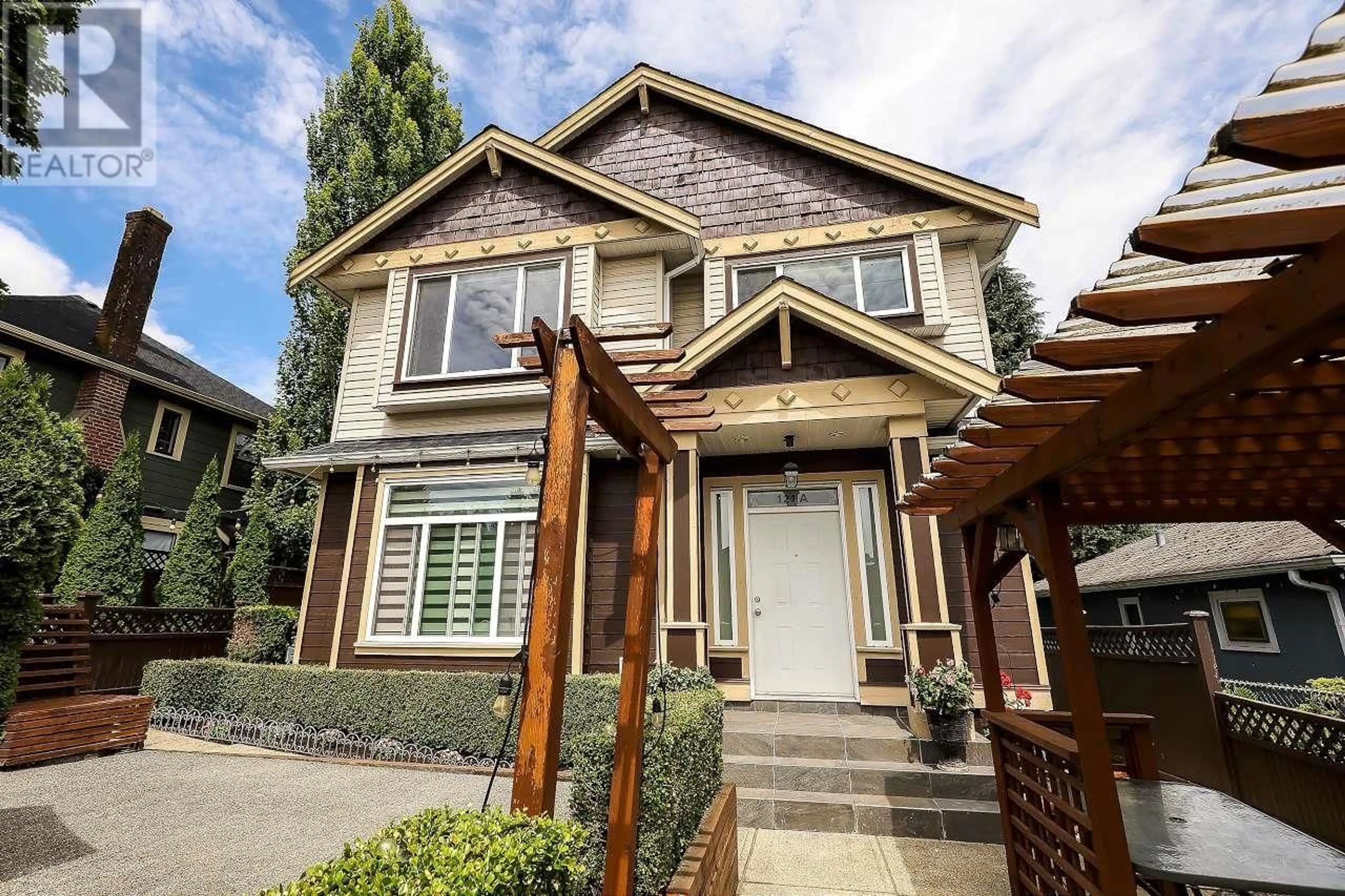 Home with vinyl exterior material, street for 121A DEBECK STREET, New Westminster British Columbia V3L3H7