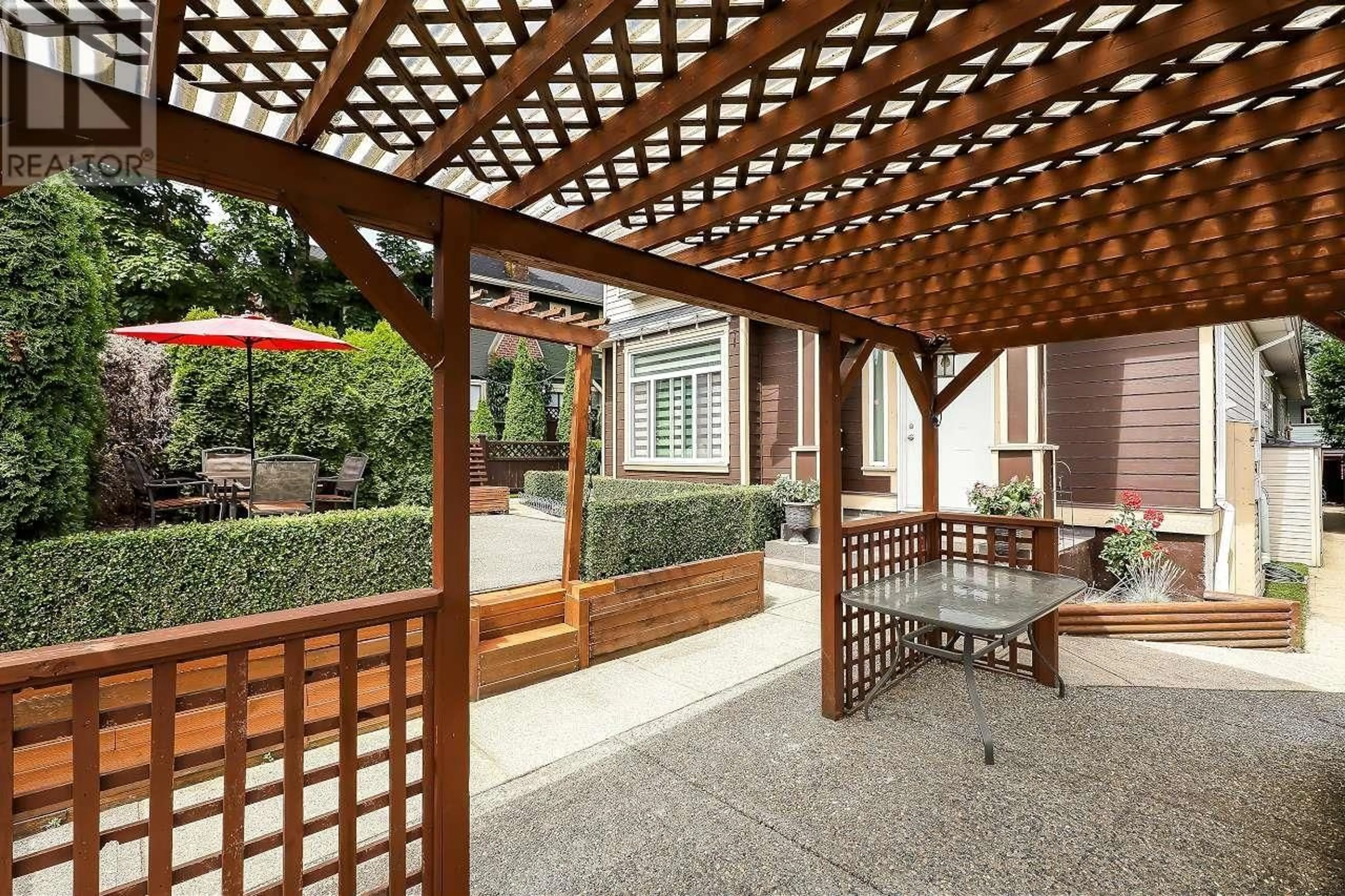 Patio, street for 121A DEBECK STREET, New Westminster British Columbia V3L3H7