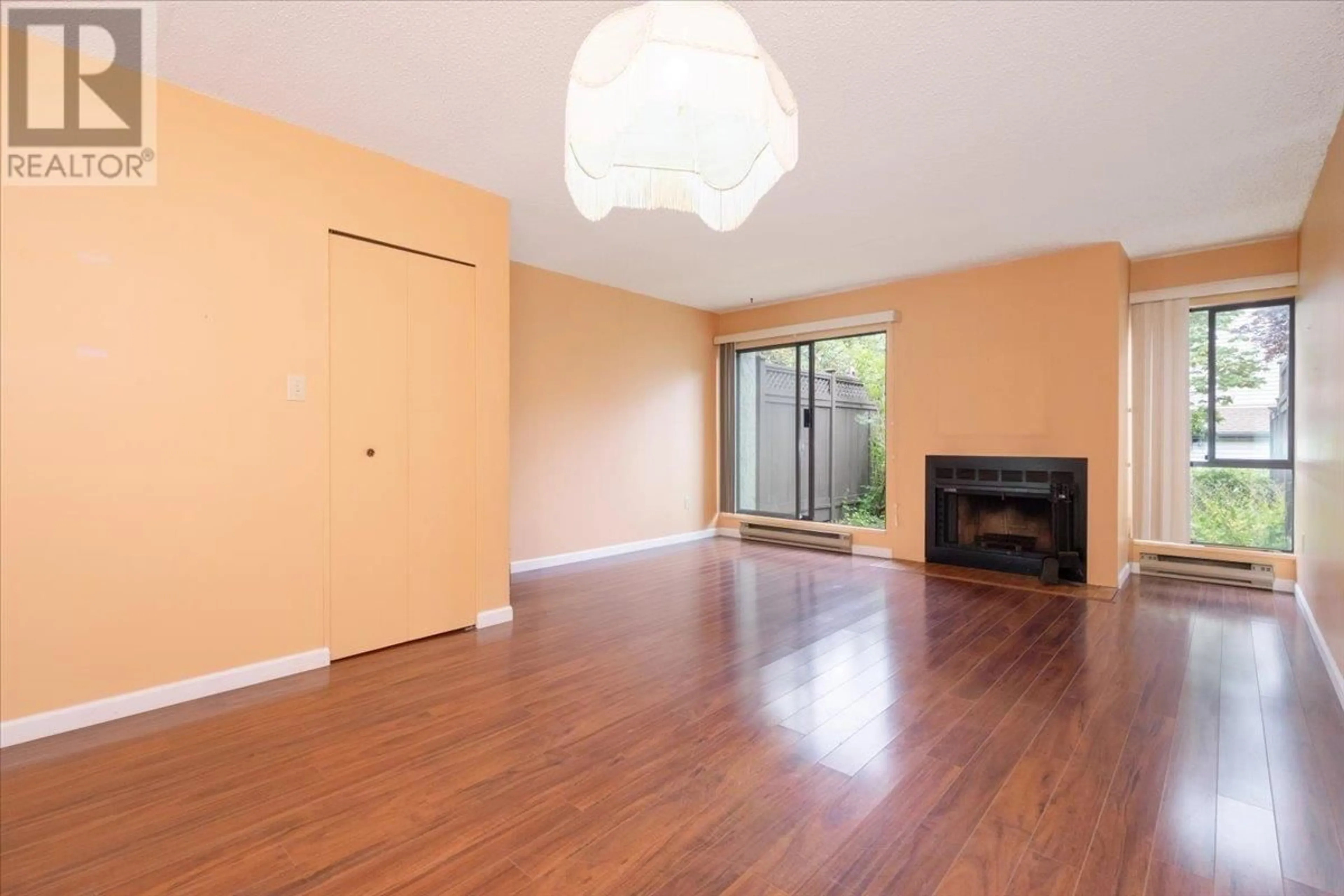 A pic of a room for 22 - 230 14TH STREET, North Vancouver British Columbia V7M1P3