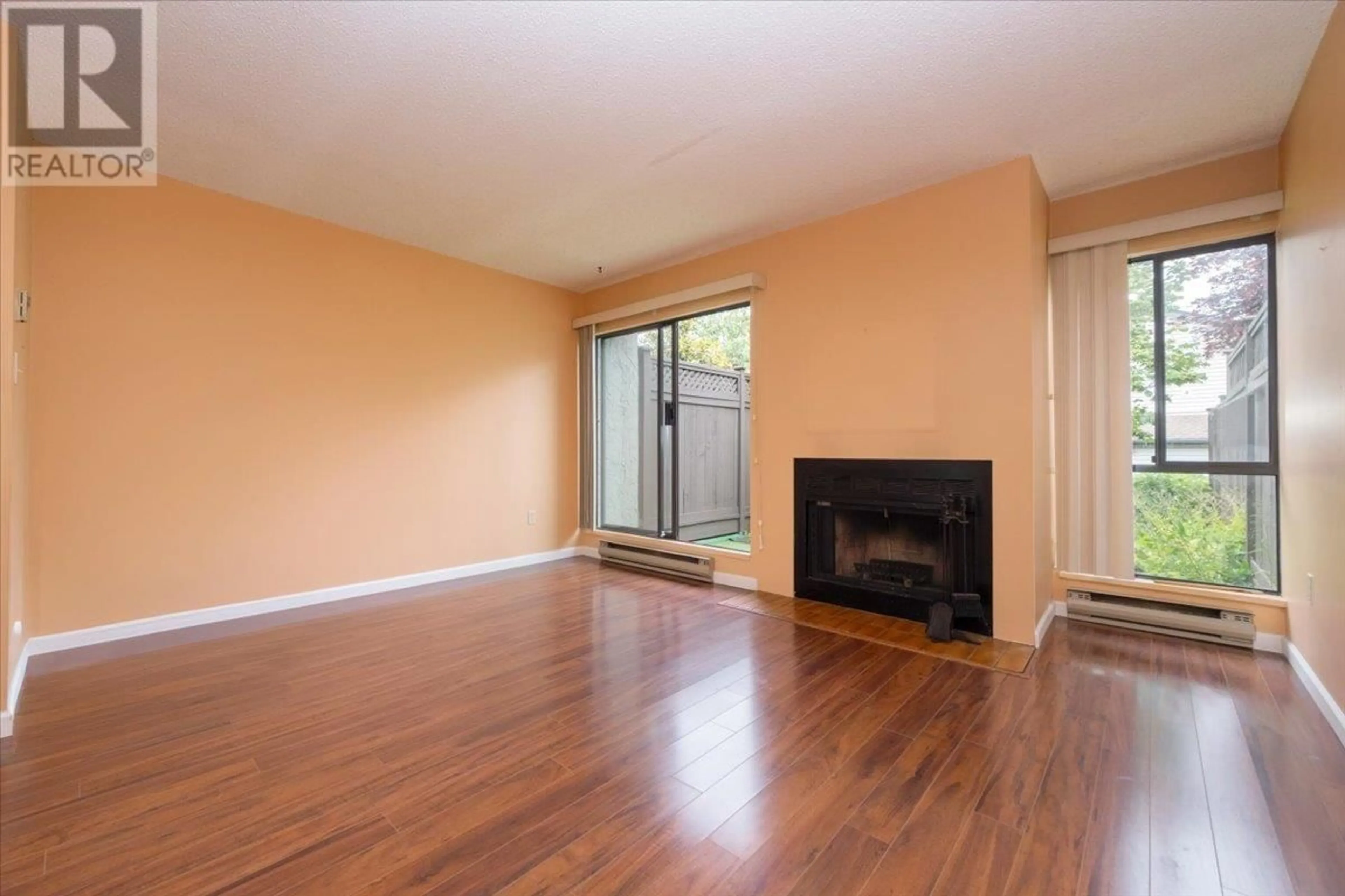 A pic of a room for 22 - 230 14TH STREET, North Vancouver British Columbia V7M1P3