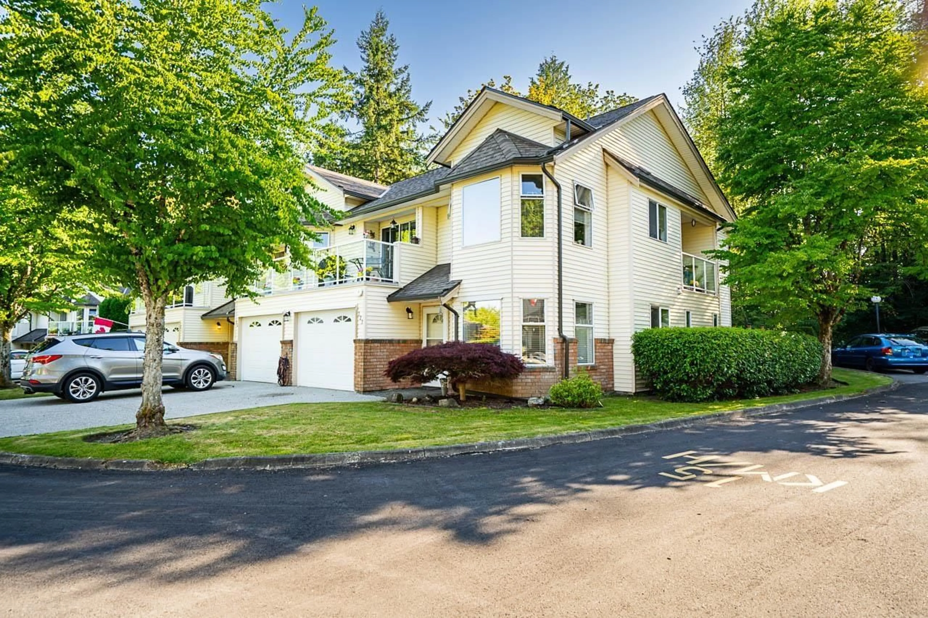 Unknown for 121 - 6841 138, Surrey British Columbia V3W0A7