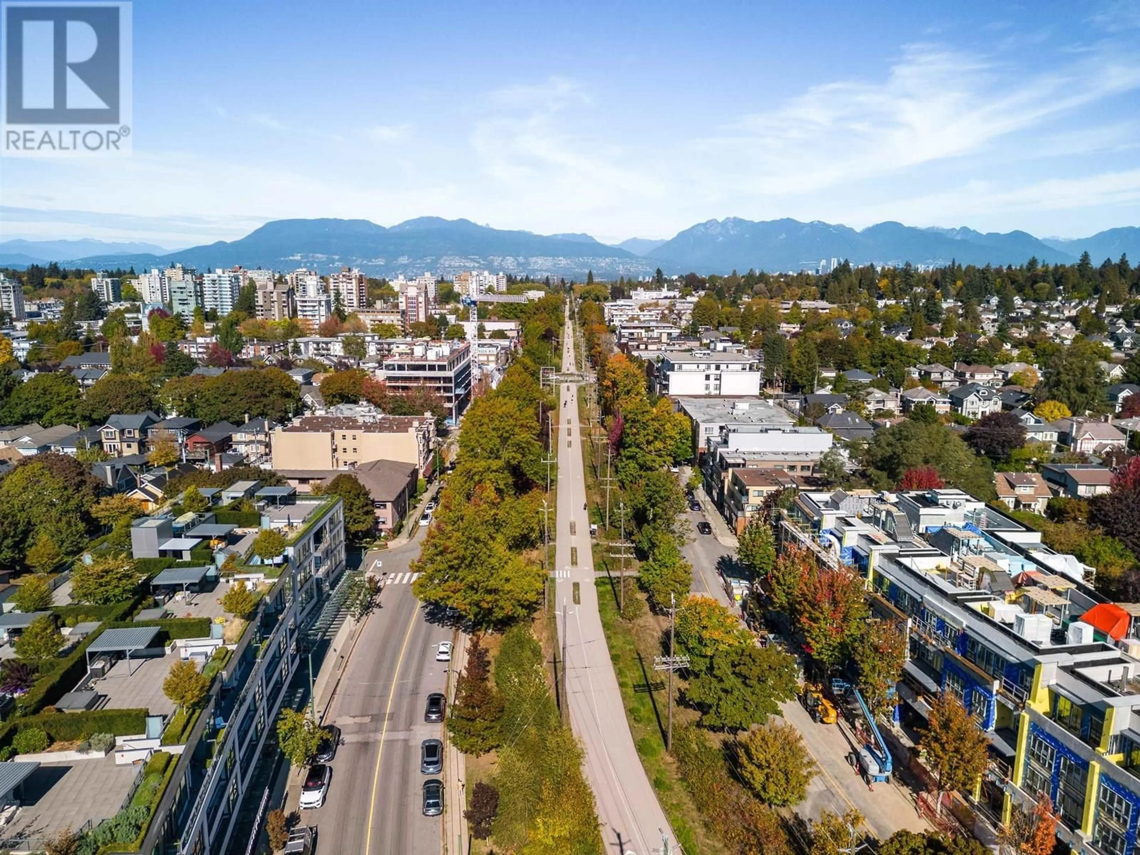A pic from outside/outdoor area/front of a property/back of a property/a pic from drone, unknown for 310 - 6333 WEST BOULEVARD, Vancouver British Columbia V6M0C1