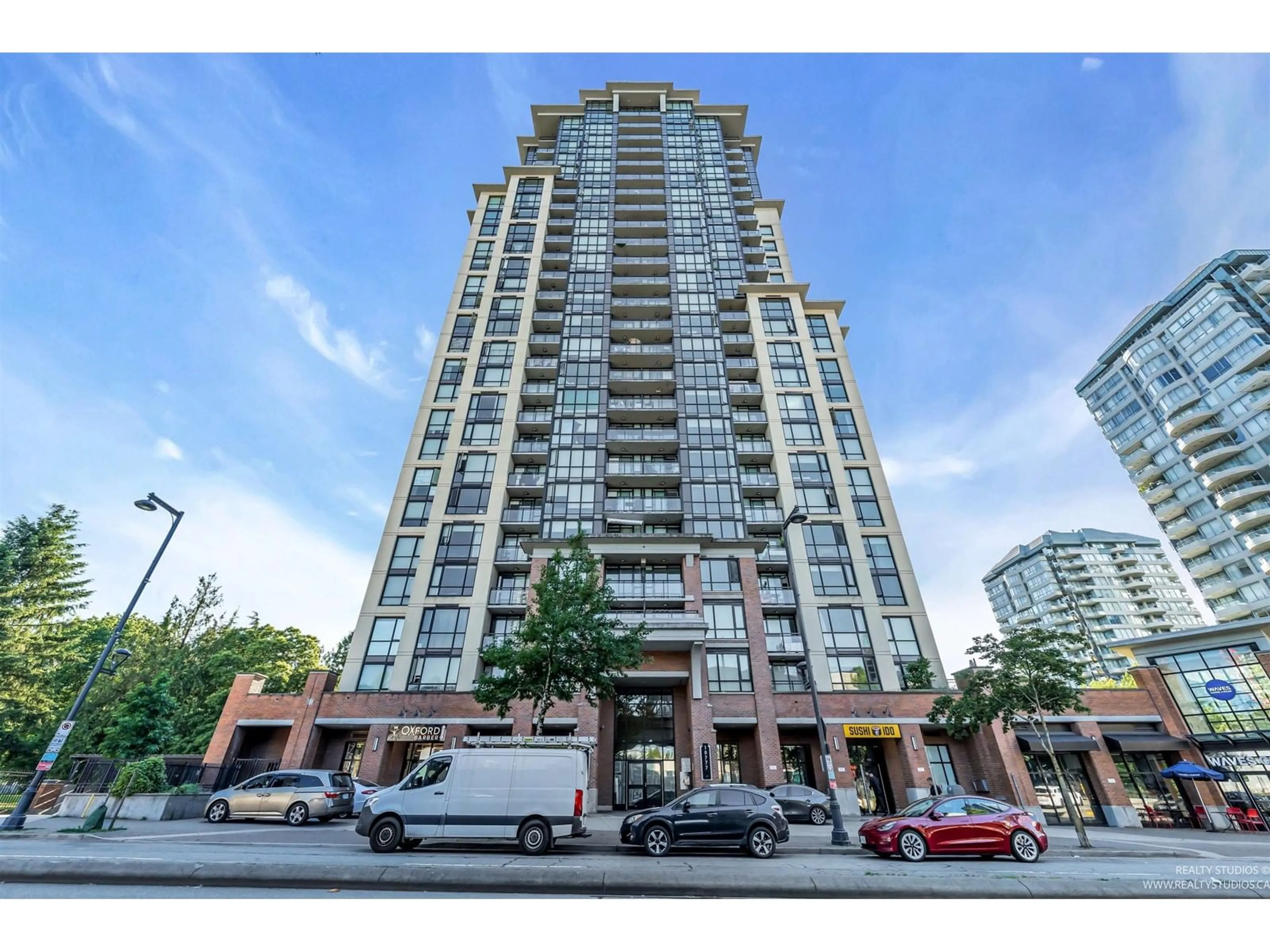 Indoor foyer for 1710 - 10777 UNIVERSITY, Surrey British Columbia V3T0E7