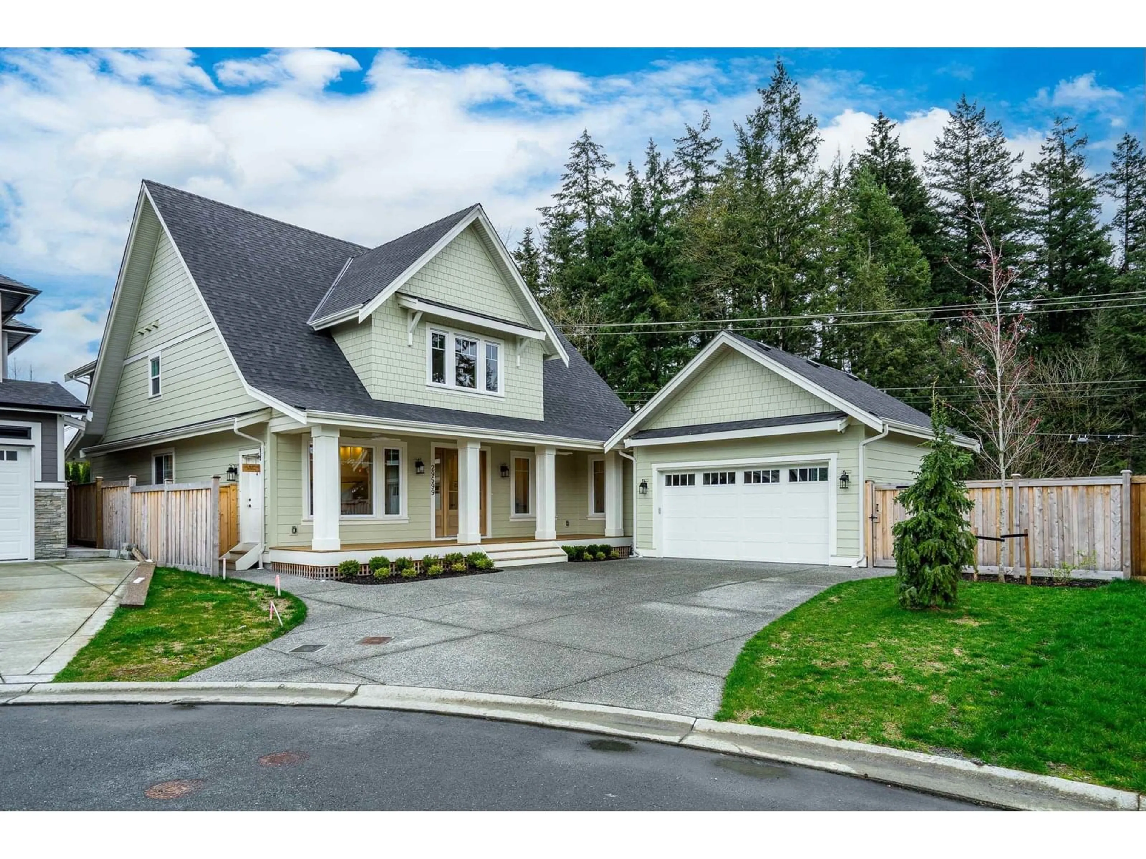Home with vinyl exterior material, street for 29599 CORVINA, Abbotsford British Columbia V4X0A6