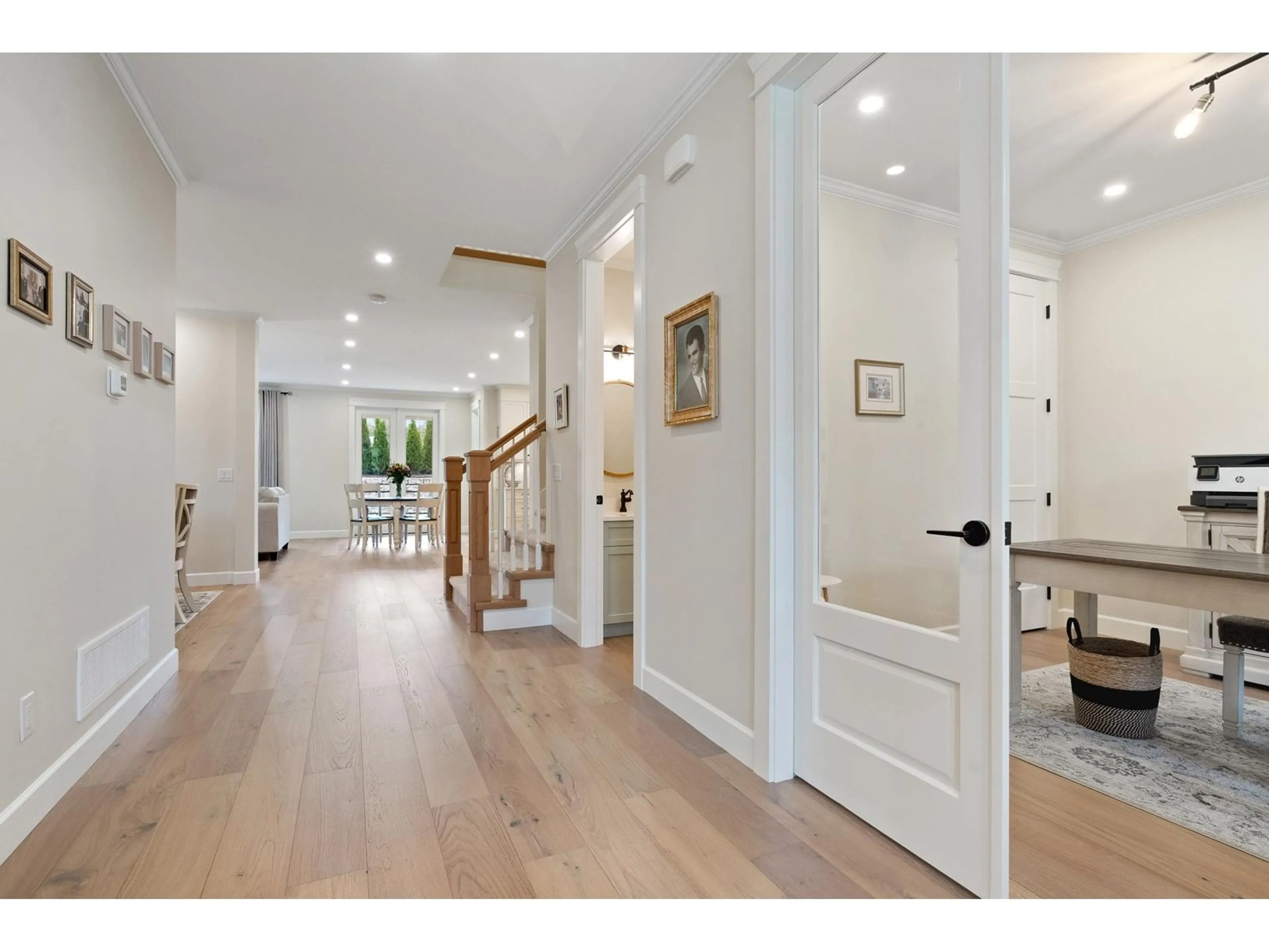 Indoor entryway for 29599 CORVINA, Abbotsford British Columbia V4X0A6