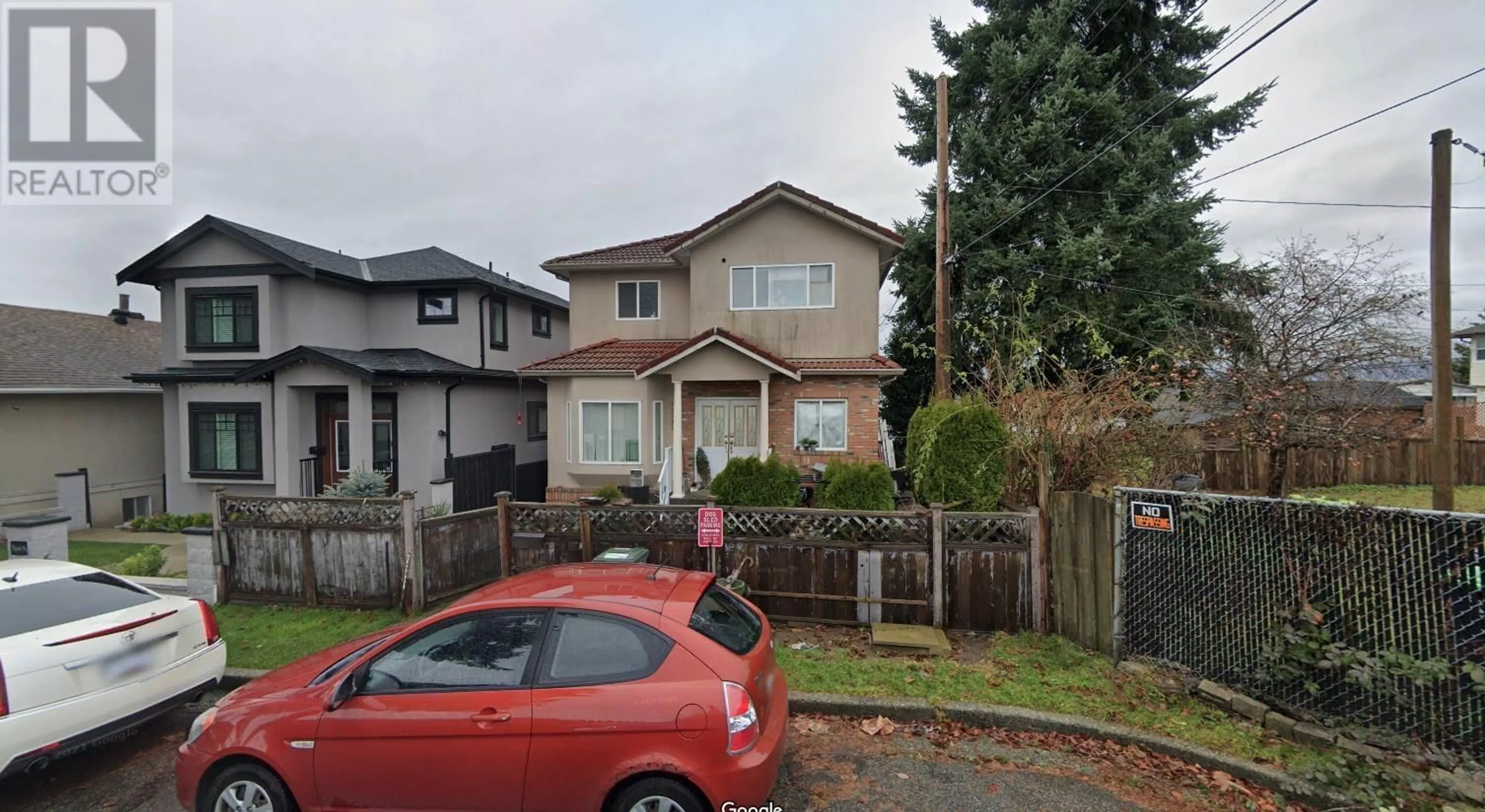 A pic from outside/outdoor area/front of a property/back of a property/a pic from drone, street for 4829 PAYNE STREET, Vancouver British Columbia V5R4J3