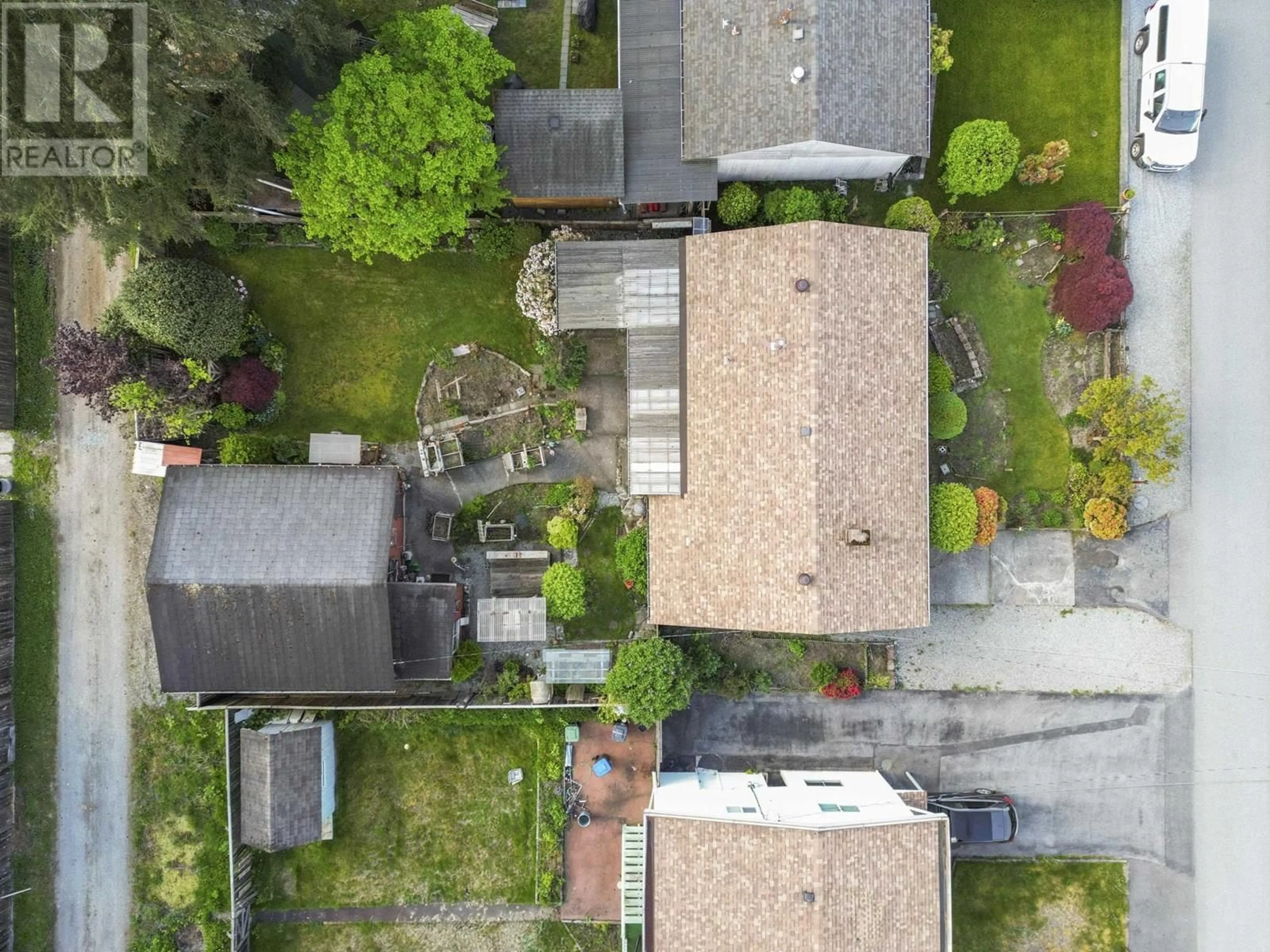 A pic from outside/outdoor area/front of a property/back of a property/a pic from drone, street for 3824 INVERNESS STREET, Port Coquitlam British Columbia V3B3B8