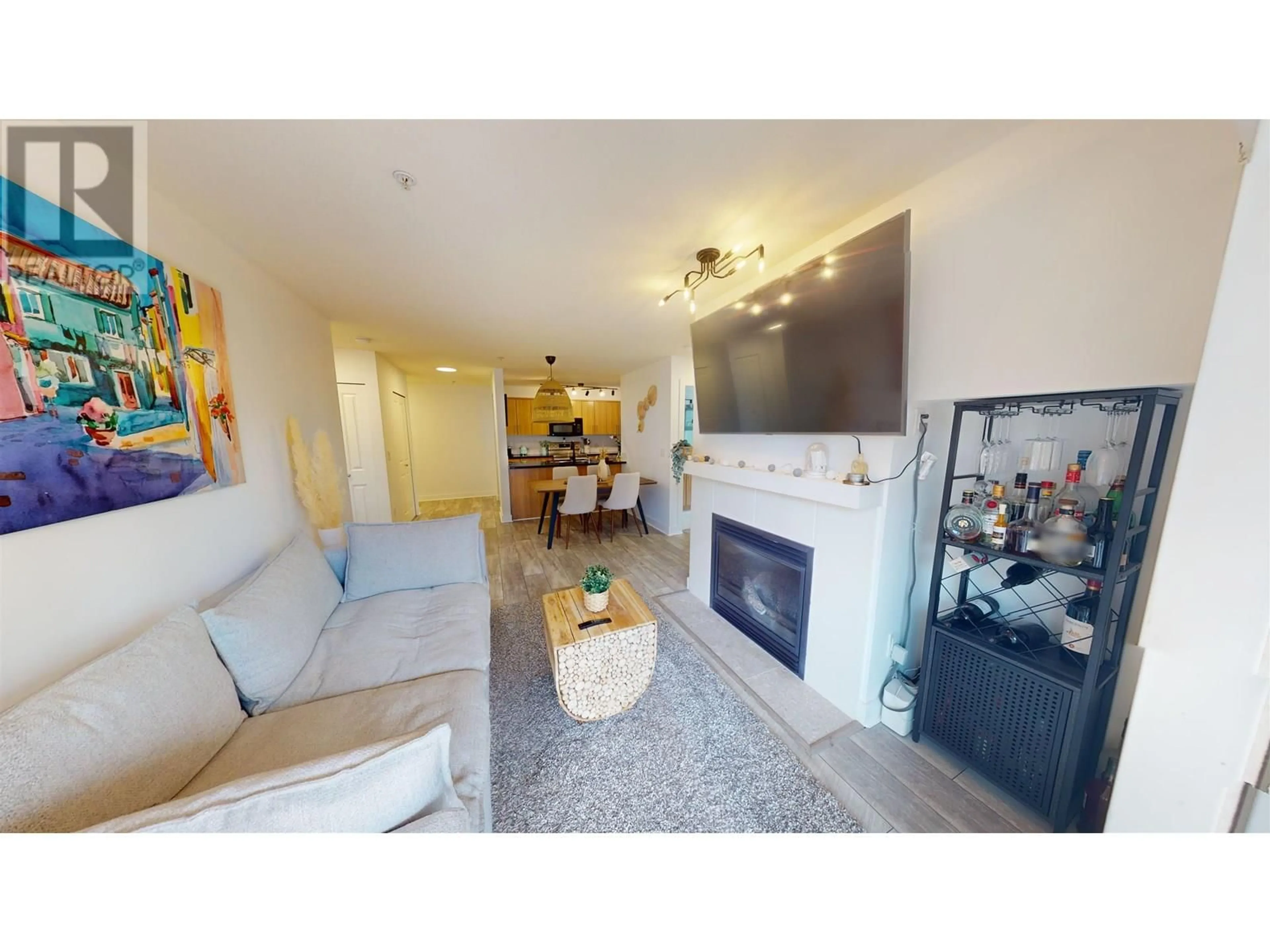 Living room with furniture, unknown for 307 - 3240 ST JOHNS STREET, Port Moody British Columbia V3H0C1