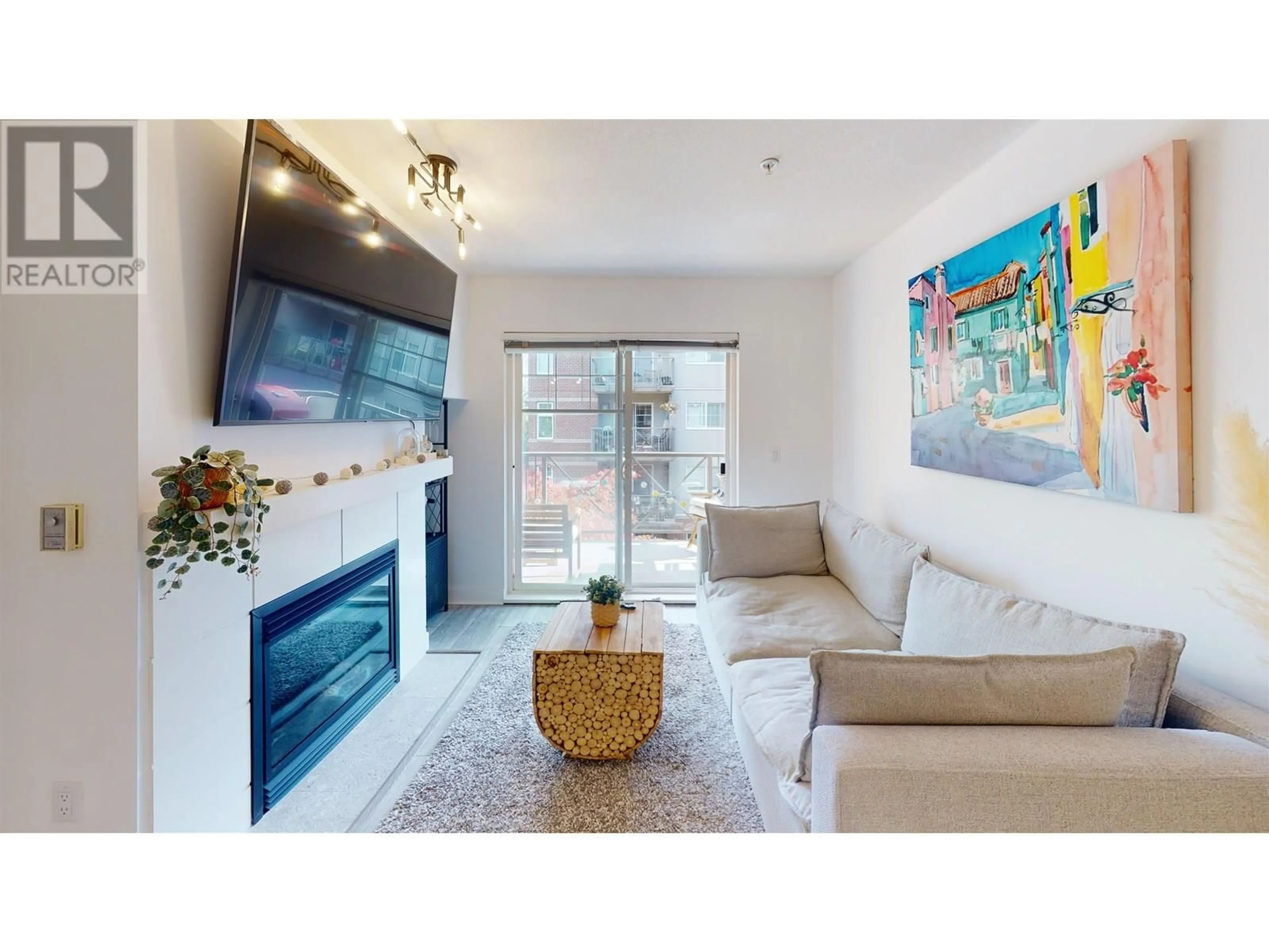 Living room with furniture, unknown for 307 - 3240 ST JOHNS STREET, Port Moody British Columbia V3H0C1