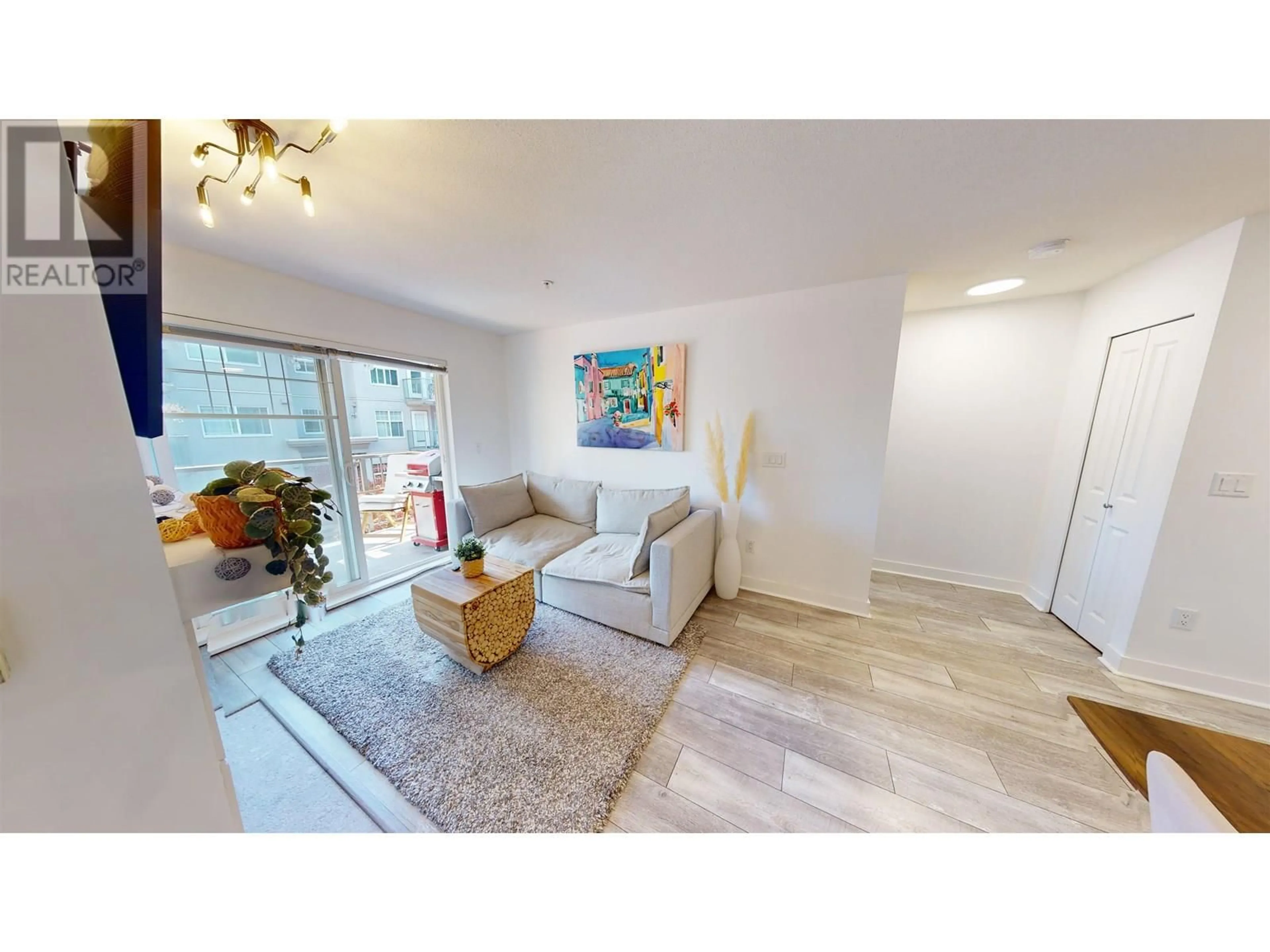 Living room with furniture, unknown for 307 - 3240 ST JOHNS STREET, Port Moody British Columbia V3H0C1