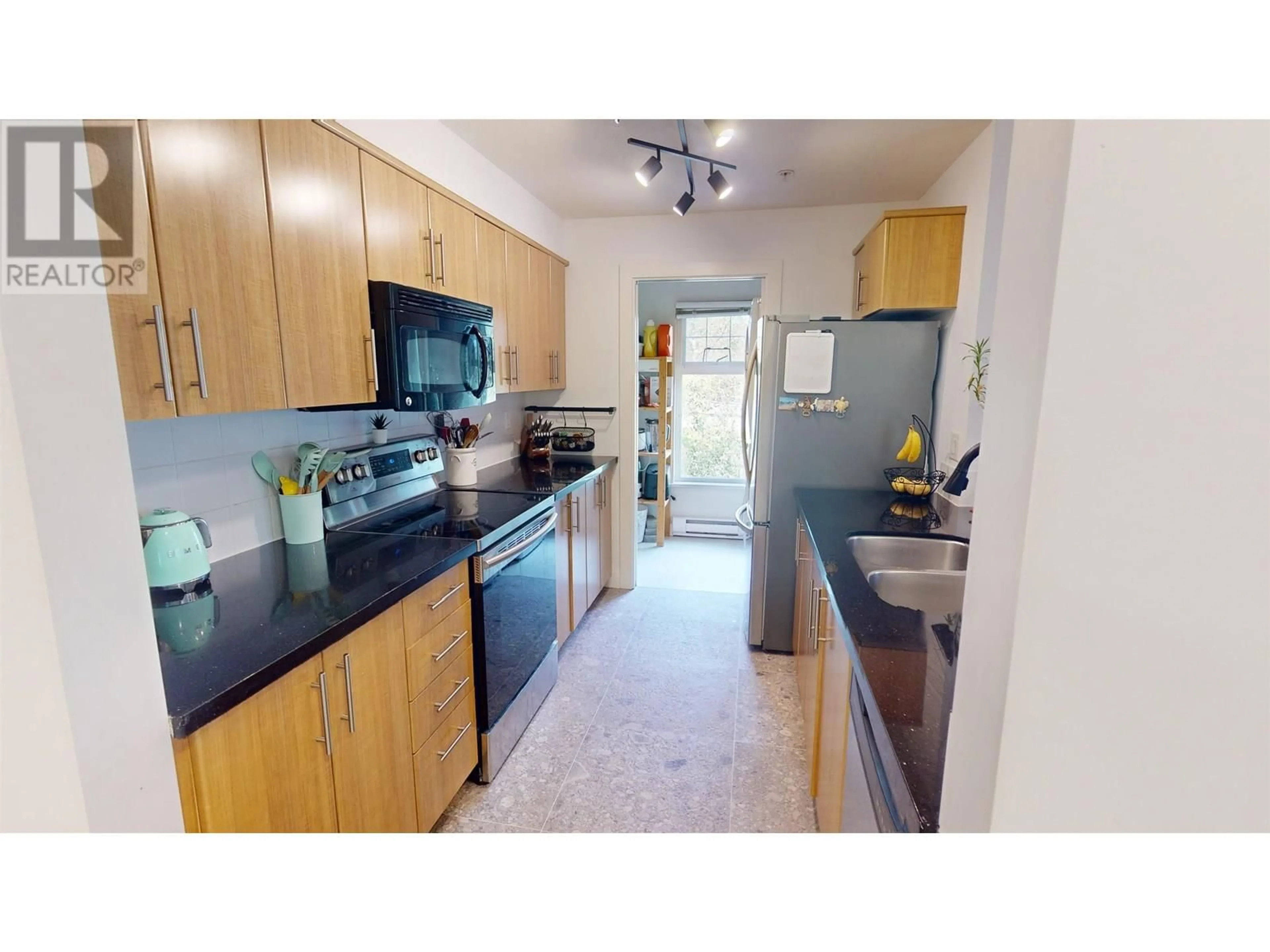 Standard kitchen, unknown for 307 - 3240 ST JOHNS STREET, Port Moody British Columbia V3H0C1