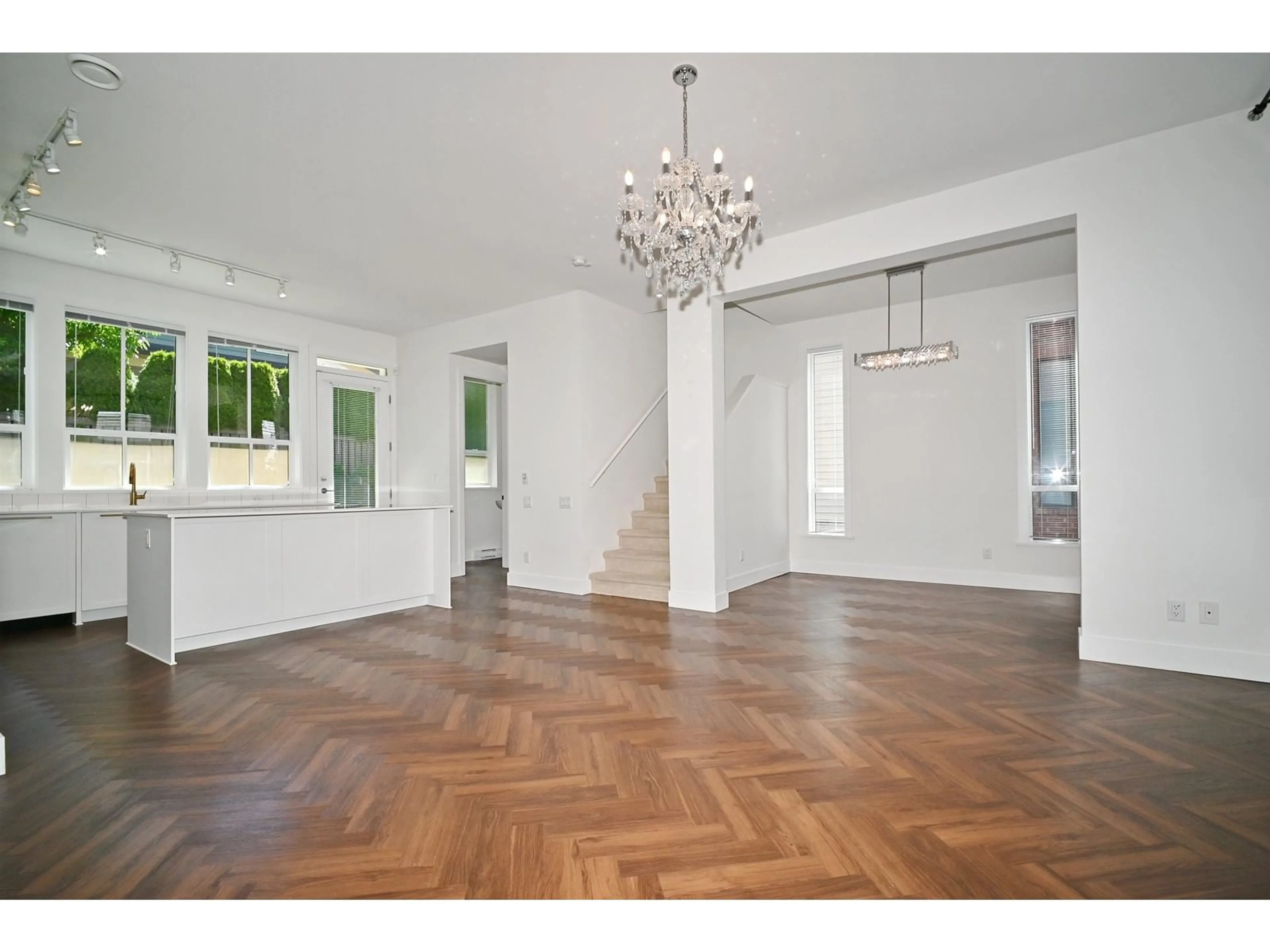 Indoor foyer for 73 - 15898 27, Surrey British Columbia V3Z0T2