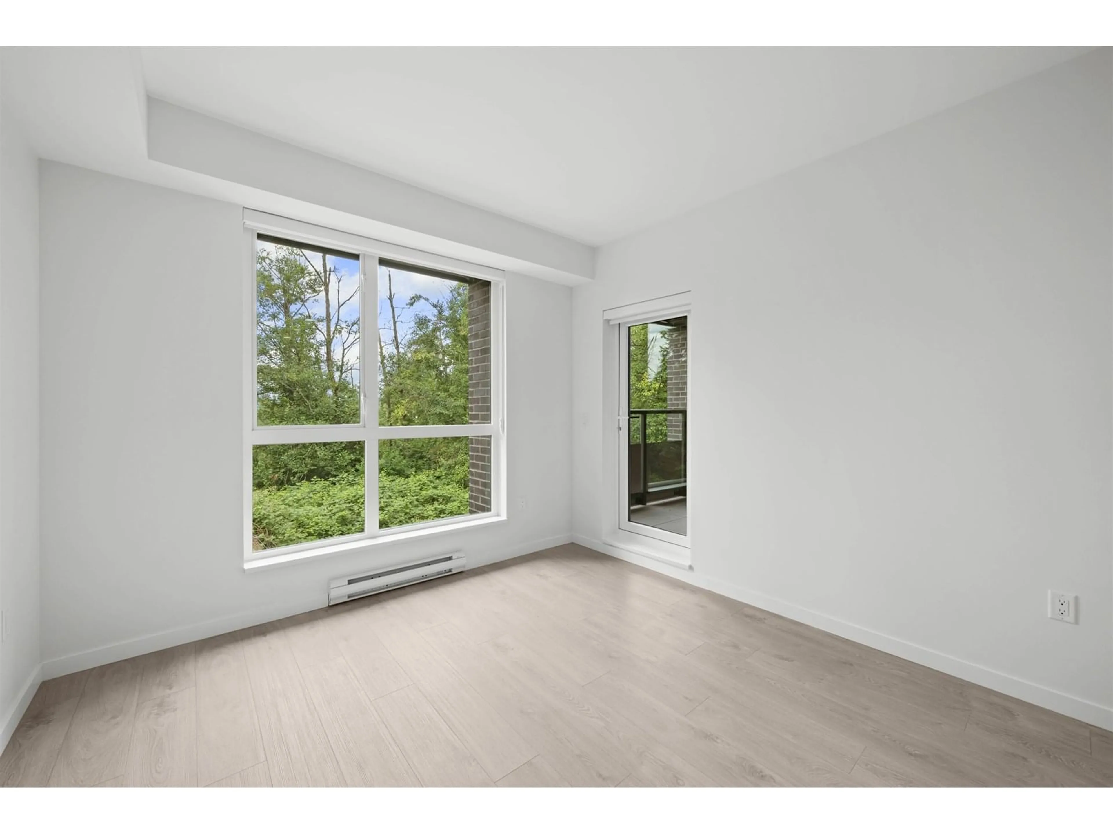 A pic of a room for 206 - 6585 195A, Surrey British Columbia V4N6Y9