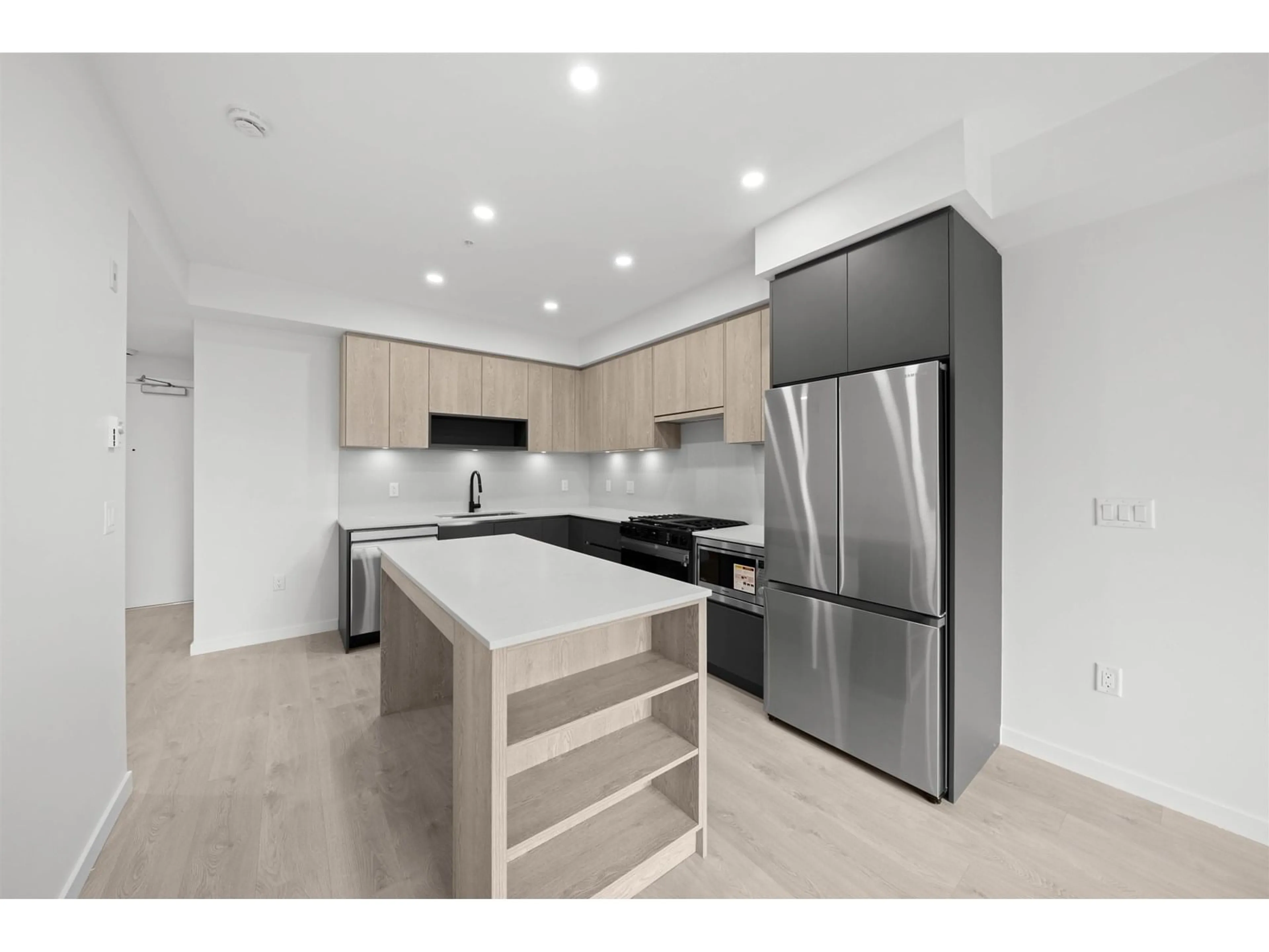 Open concept kitchen, unknown for 206 - 6585 195A, Surrey British Columbia V4N6Y9