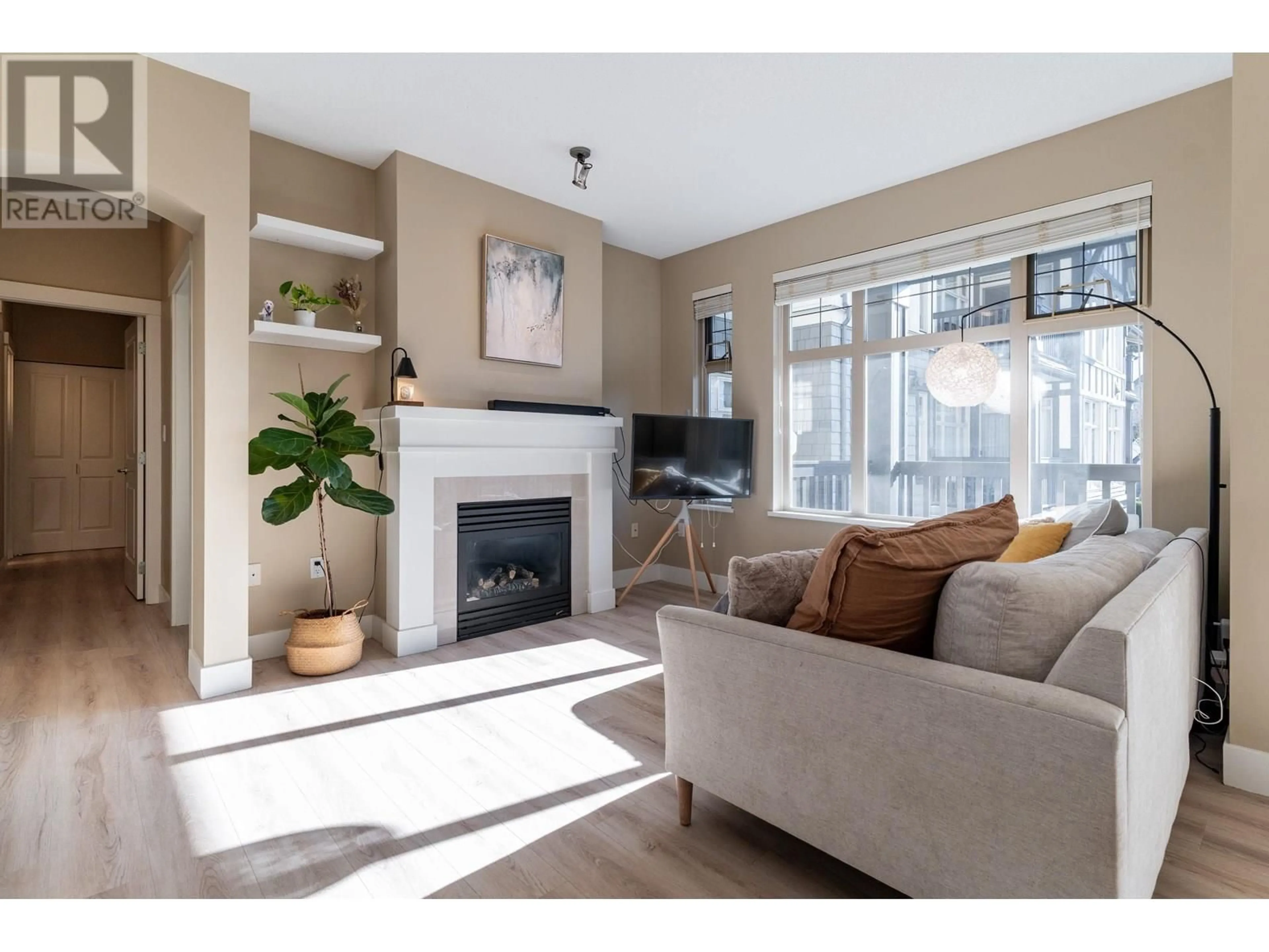 Living room with furniture, unknown for 301 - 4885 VALLEY DRIVE, Vancouver British Columbia V6J5M7