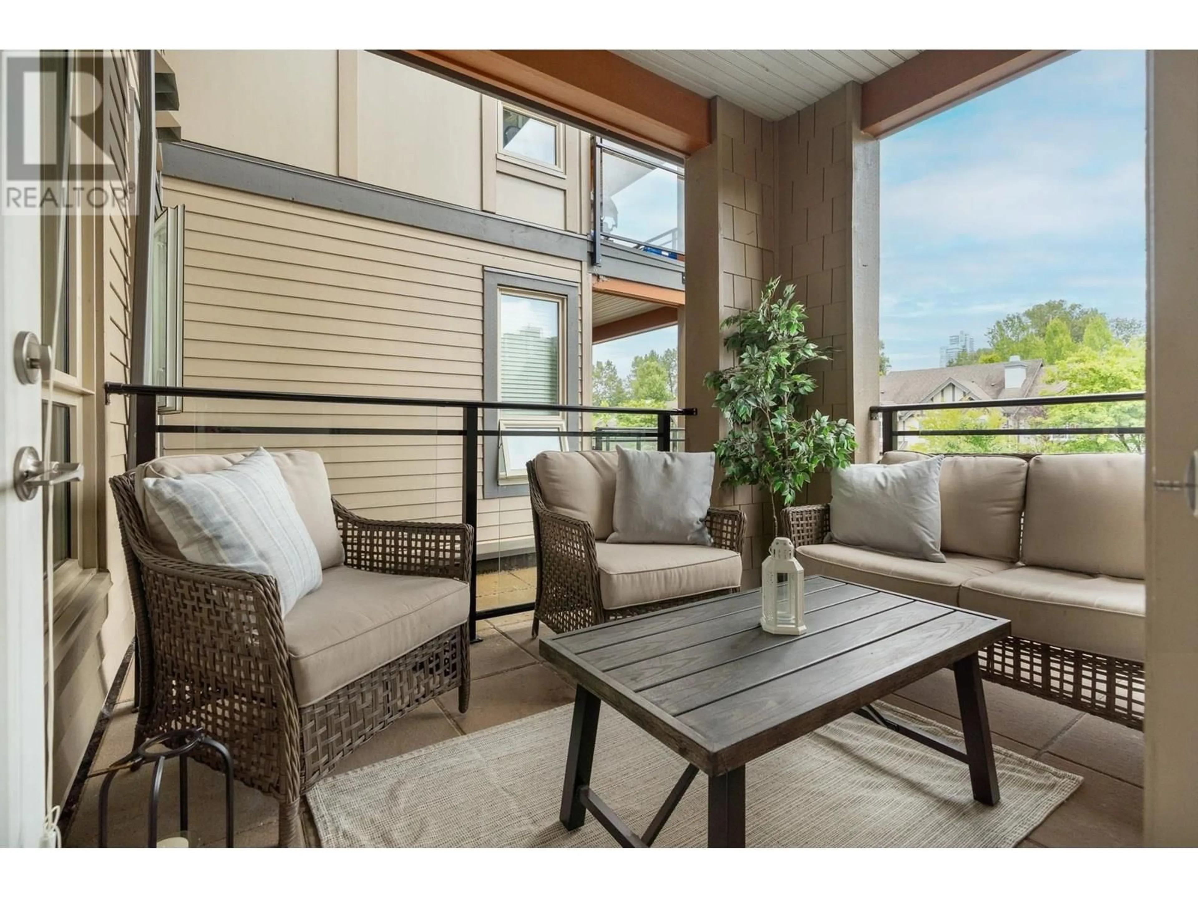 Living room with furniture, unknown for 416 - 3399 NOEL DRIVE, Burnaby British Columbia V3J0G8