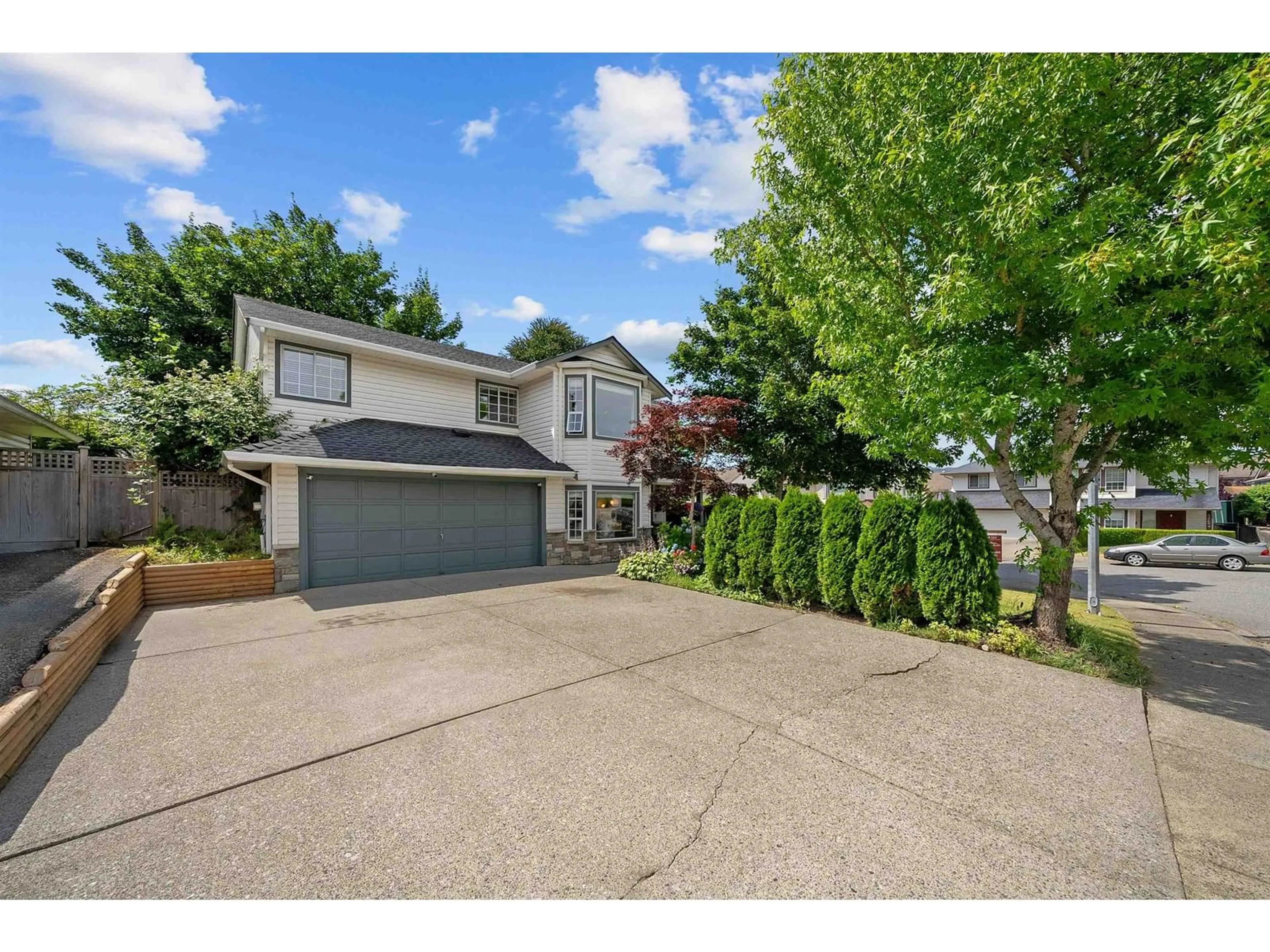 A pic from outside/outdoor area/front of a property/back of a property/a pic from drone, street for 8269 TANAKA, Mission British Columbia V2V7J4