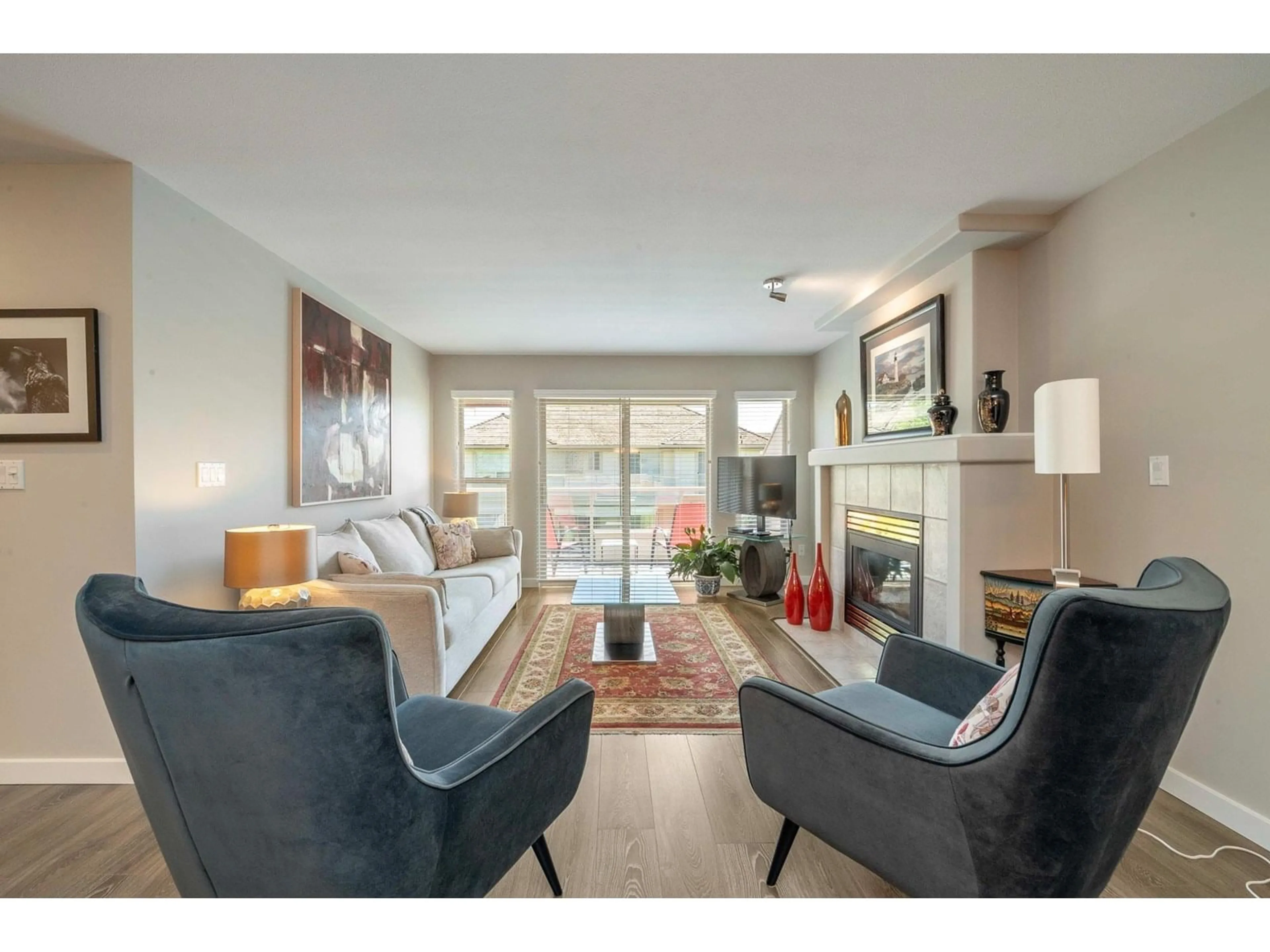 Living room with furniture, unknown for 14 - 30703 BLUERIDGE, Abbotsford British Columbia V2T6M8