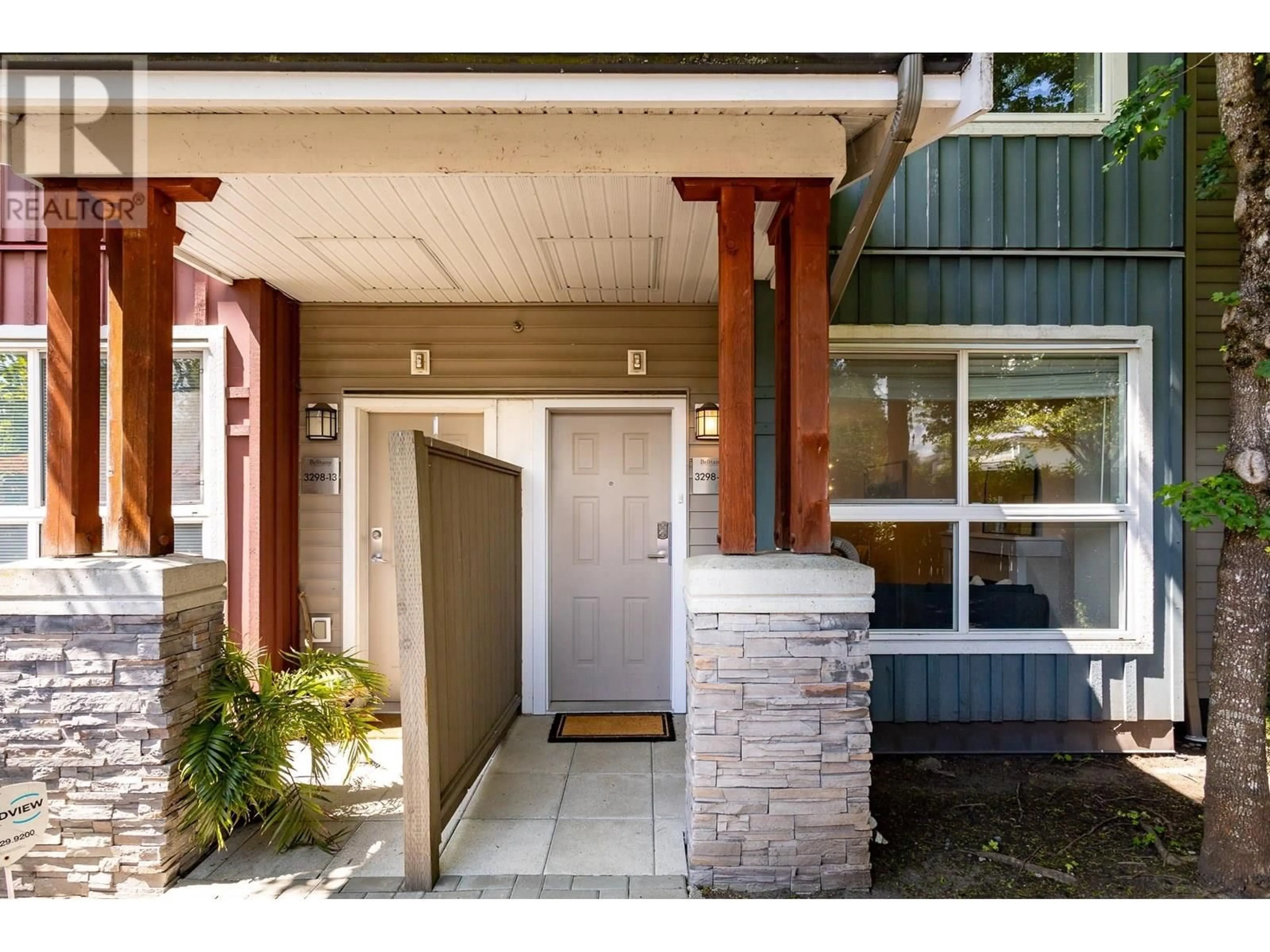 Indoor entryway for 12 - 3298 54TH AVENUE, Vancouver British Columbia V5S0A1