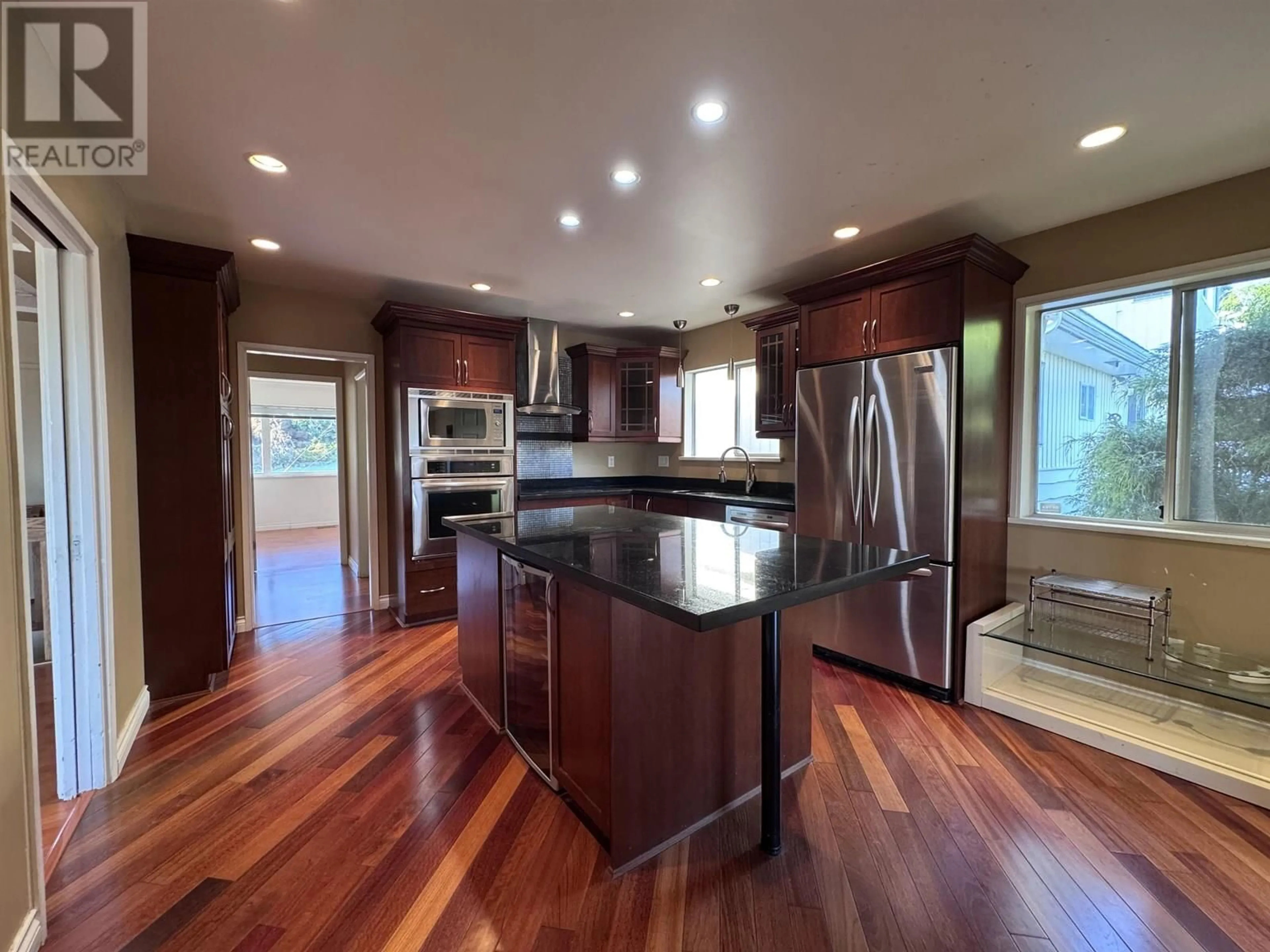 Open concept kitchen, unknown for 4510 CLINTON STREET, Burnaby British Columbia V5J2K5