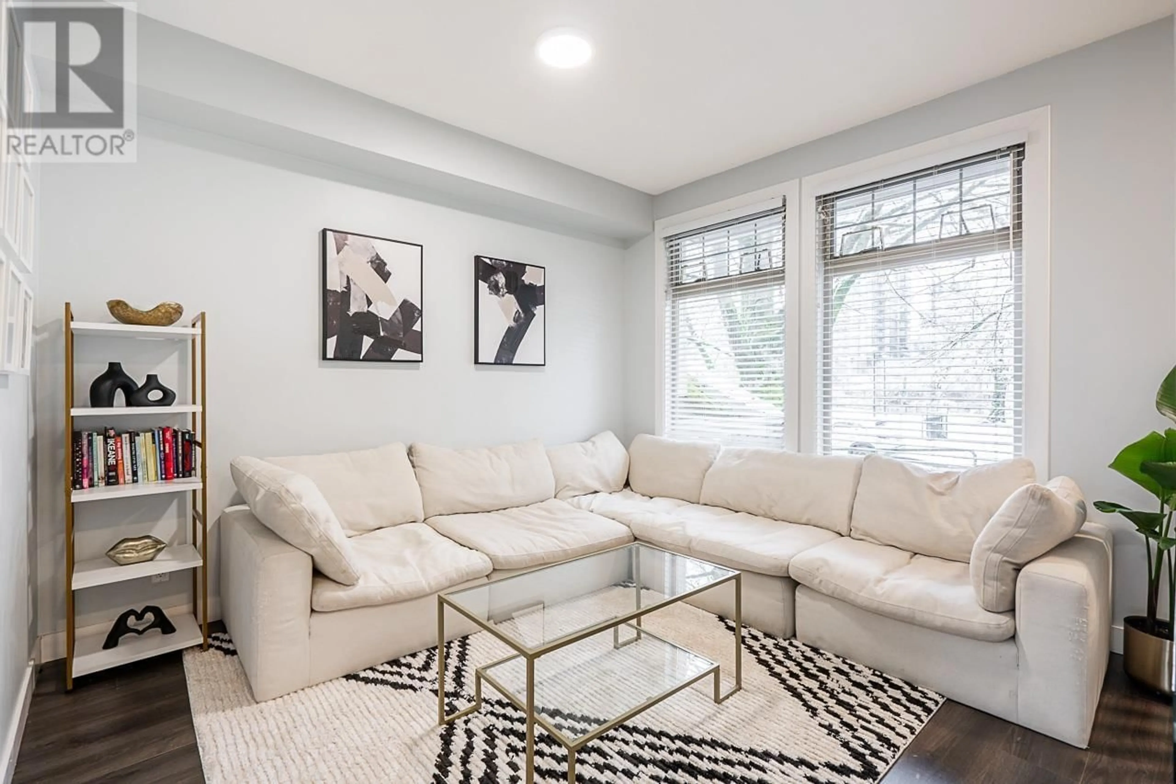 Living room with furniture, unknown for 51 - 245 FRANCIS WAY, New Westminster British Columbia V3L0A7