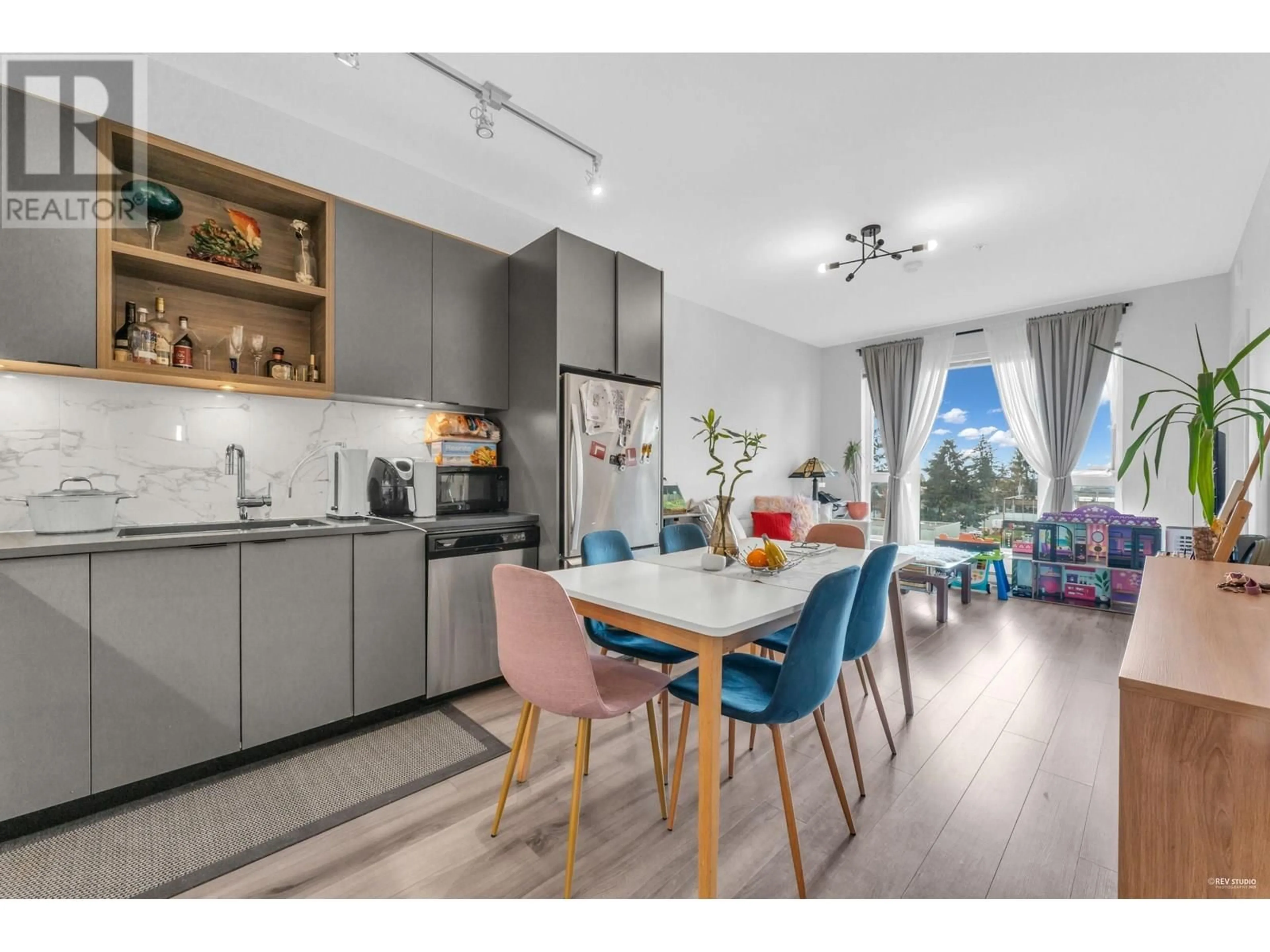 Open concept kitchen, wood/laminate floor for PH47 - 5355 LANE STREET, Burnaby British Columbia V5H0H1