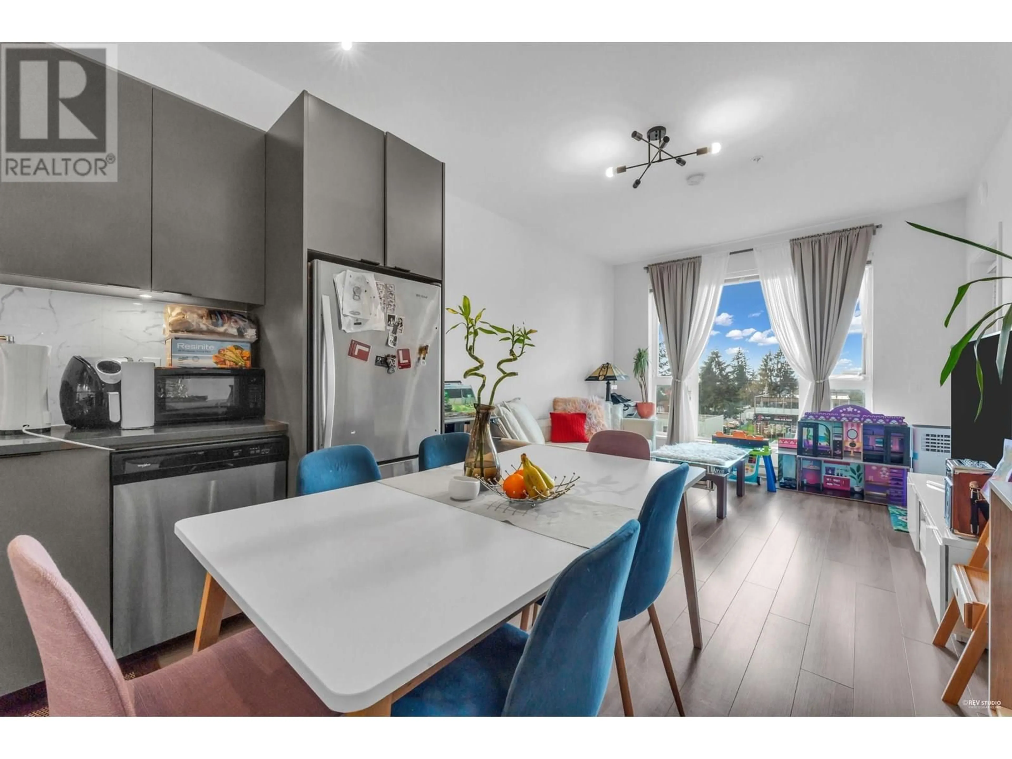 Open concept kitchen, wood/laminate floor for PH47 - 5355 LANE STREET, Burnaby British Columbia V5H0H1