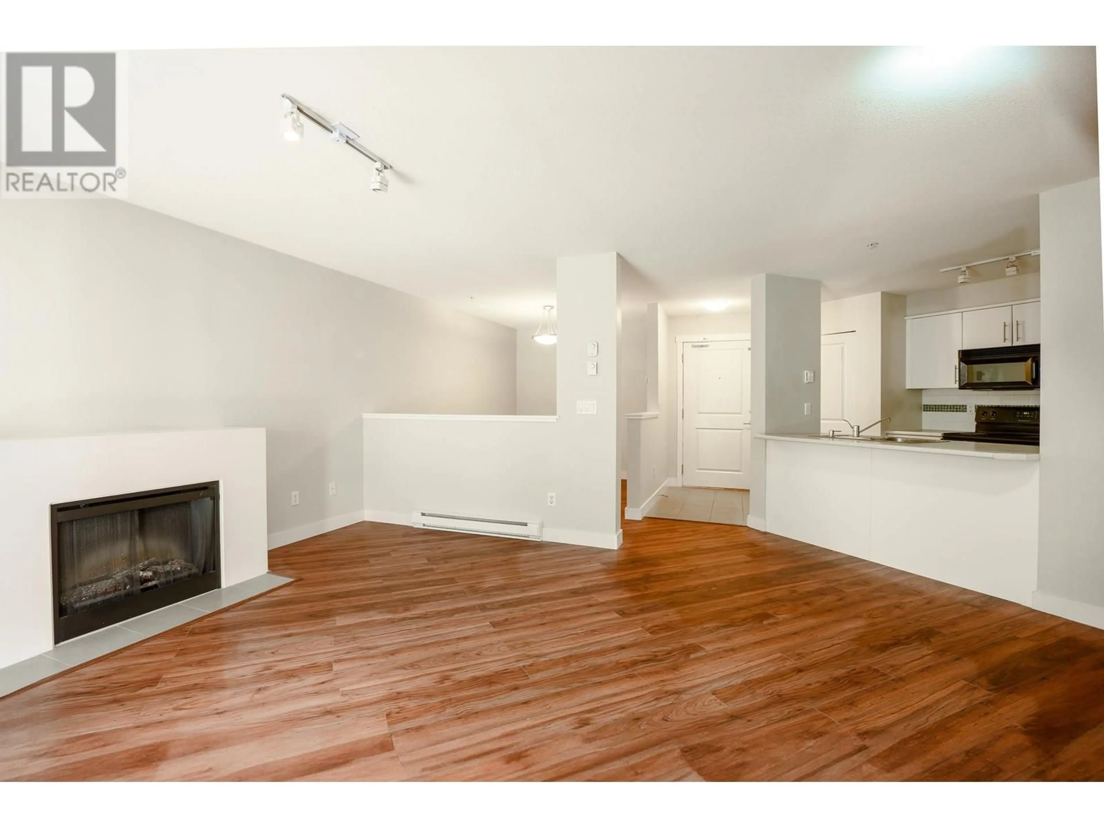 A pic of a room for 222 - 12248 224 STREET, Maple Ridge British Columbia V2X6B8