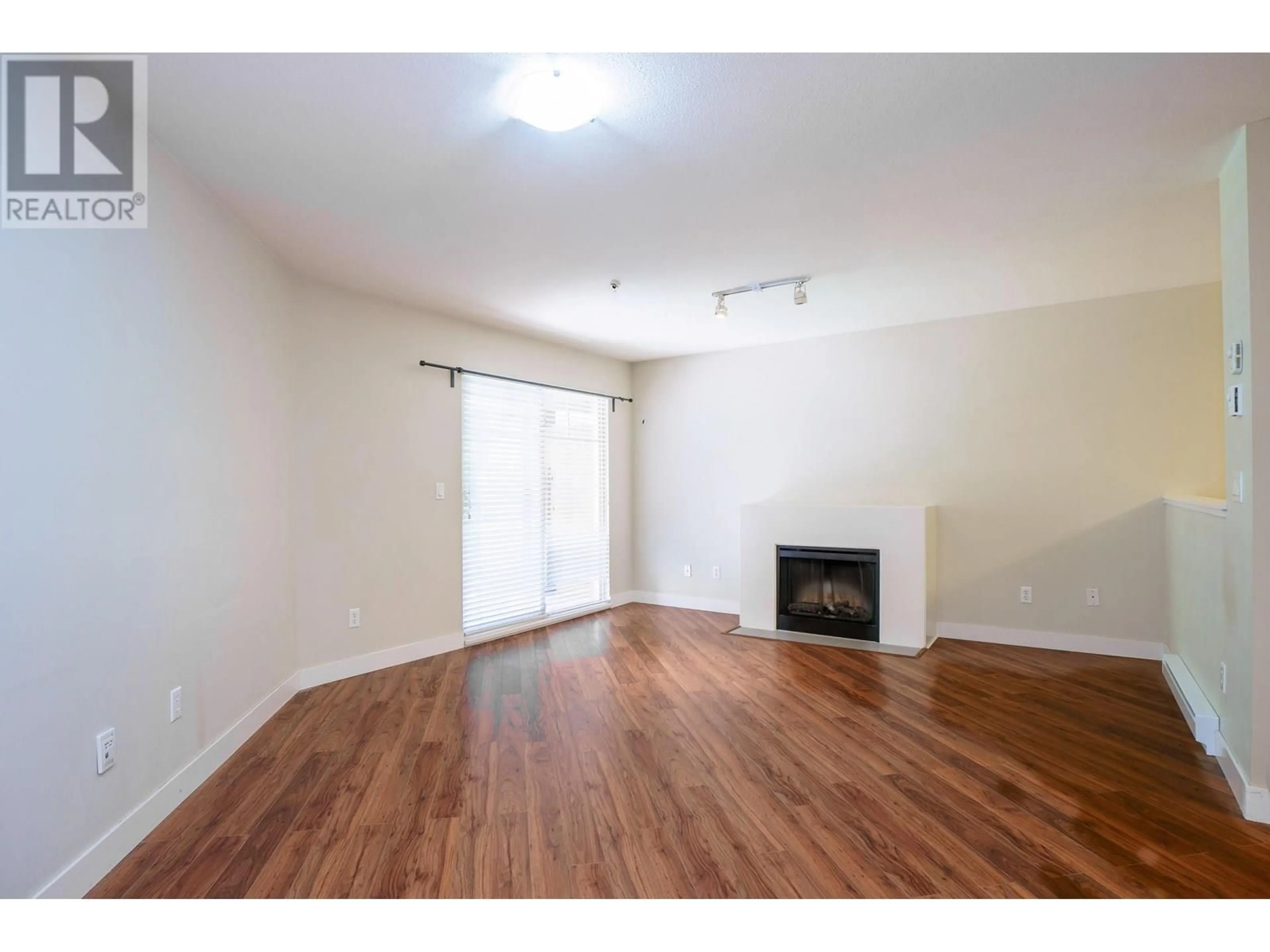 A pic of a room for 222 - 12248 224 STREET, Maple Ridge British Columbia V2X6B8