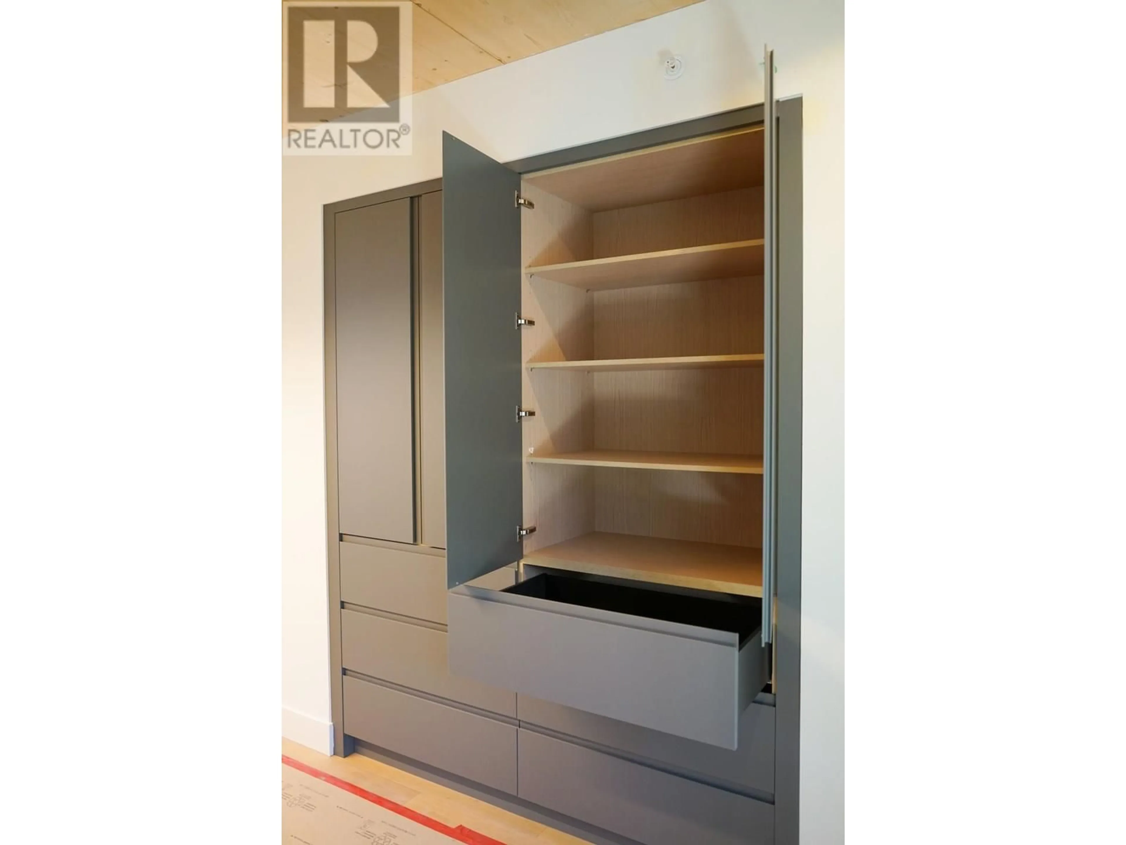 Storage room or clothes room or walk-in closet for 511 - 310 SALTER STREET, New Westminster British Columbia V3M0N7