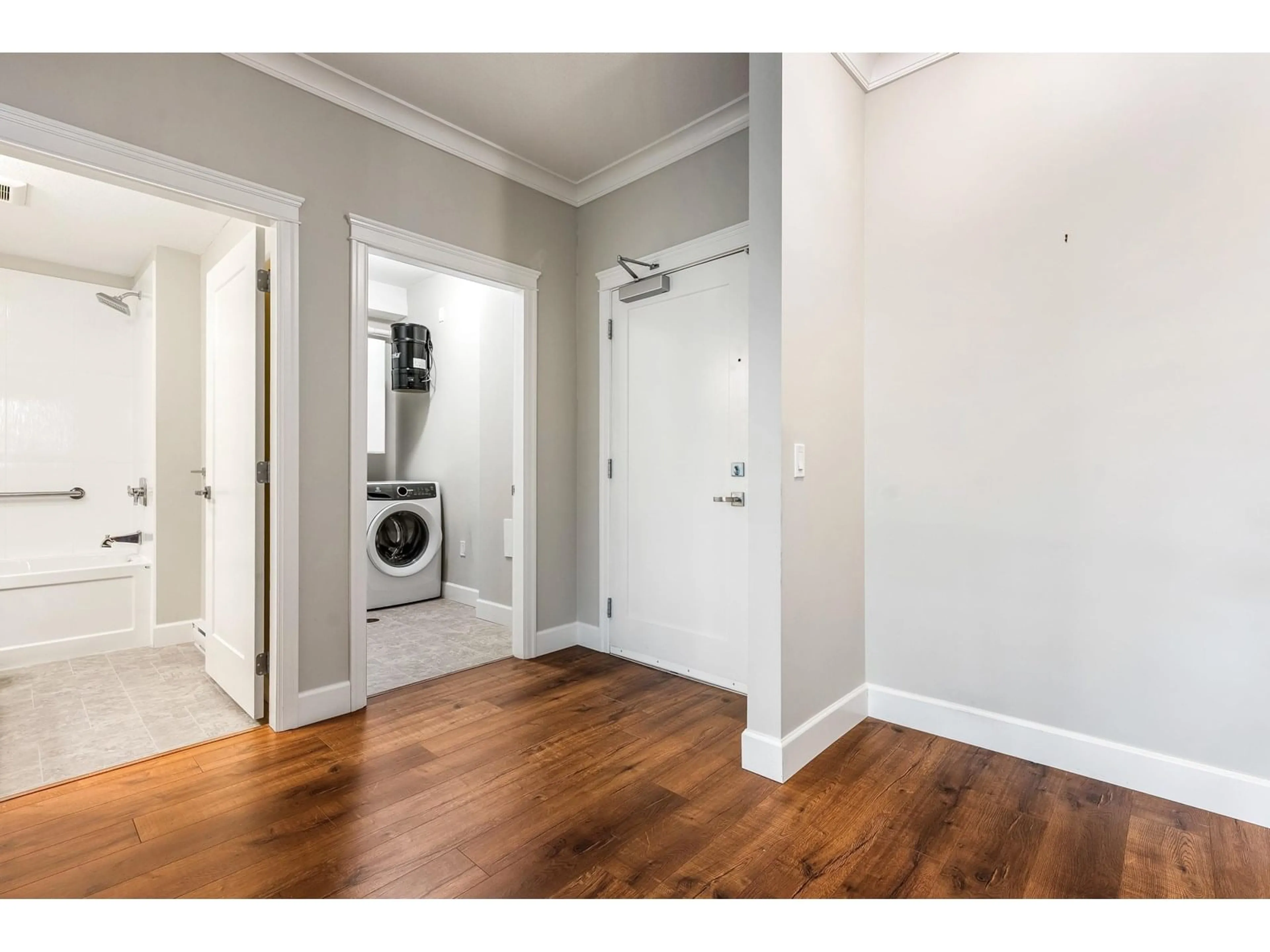 Indoor entryway for 305 - 45746 KEITH WILSON ROAD, Chilliwack British Columbia V2R1J9