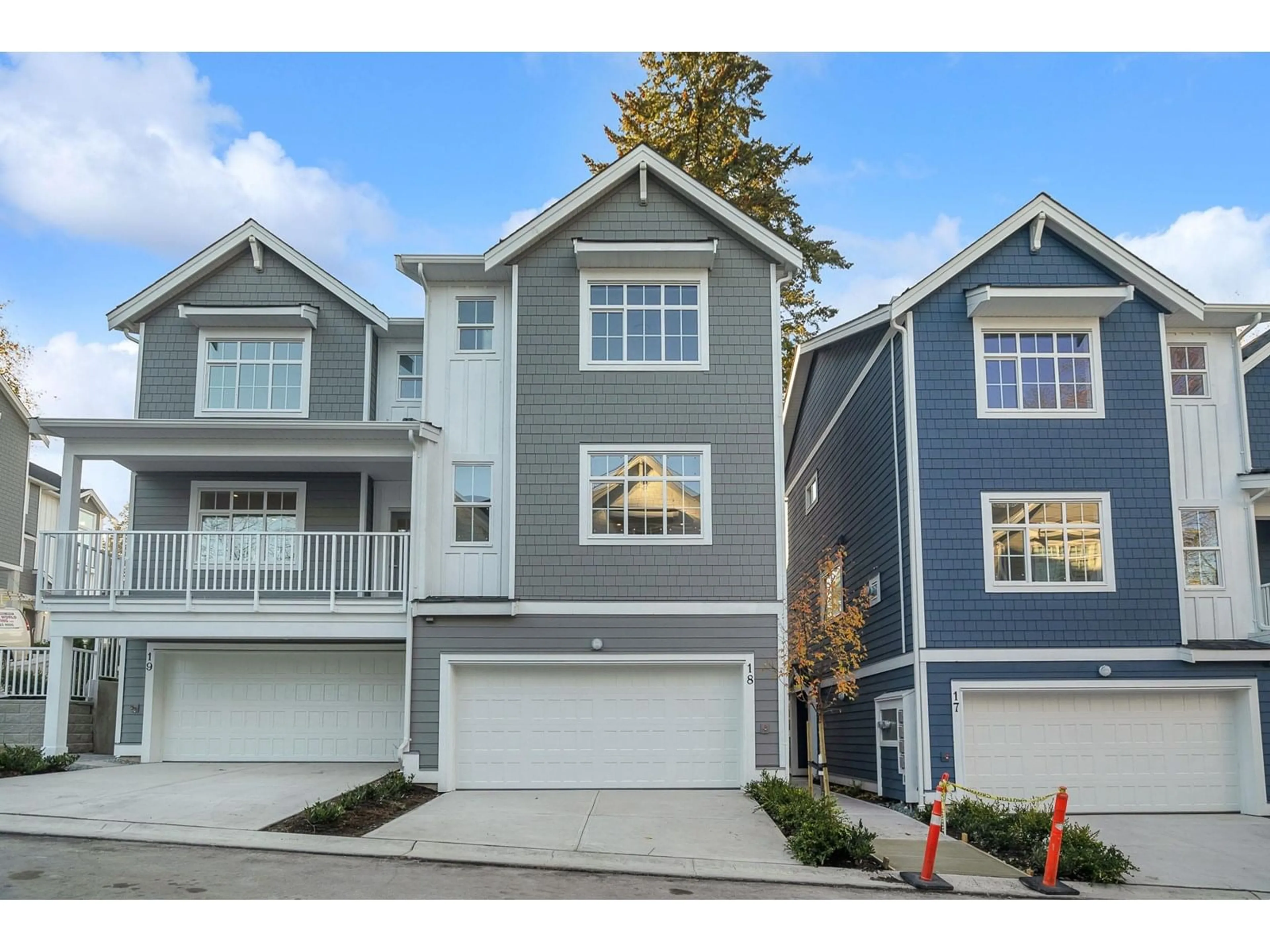 Home with vinyl exterior material, street for 14 - 9762 182A, Surrey British Columbia V4N6W5
