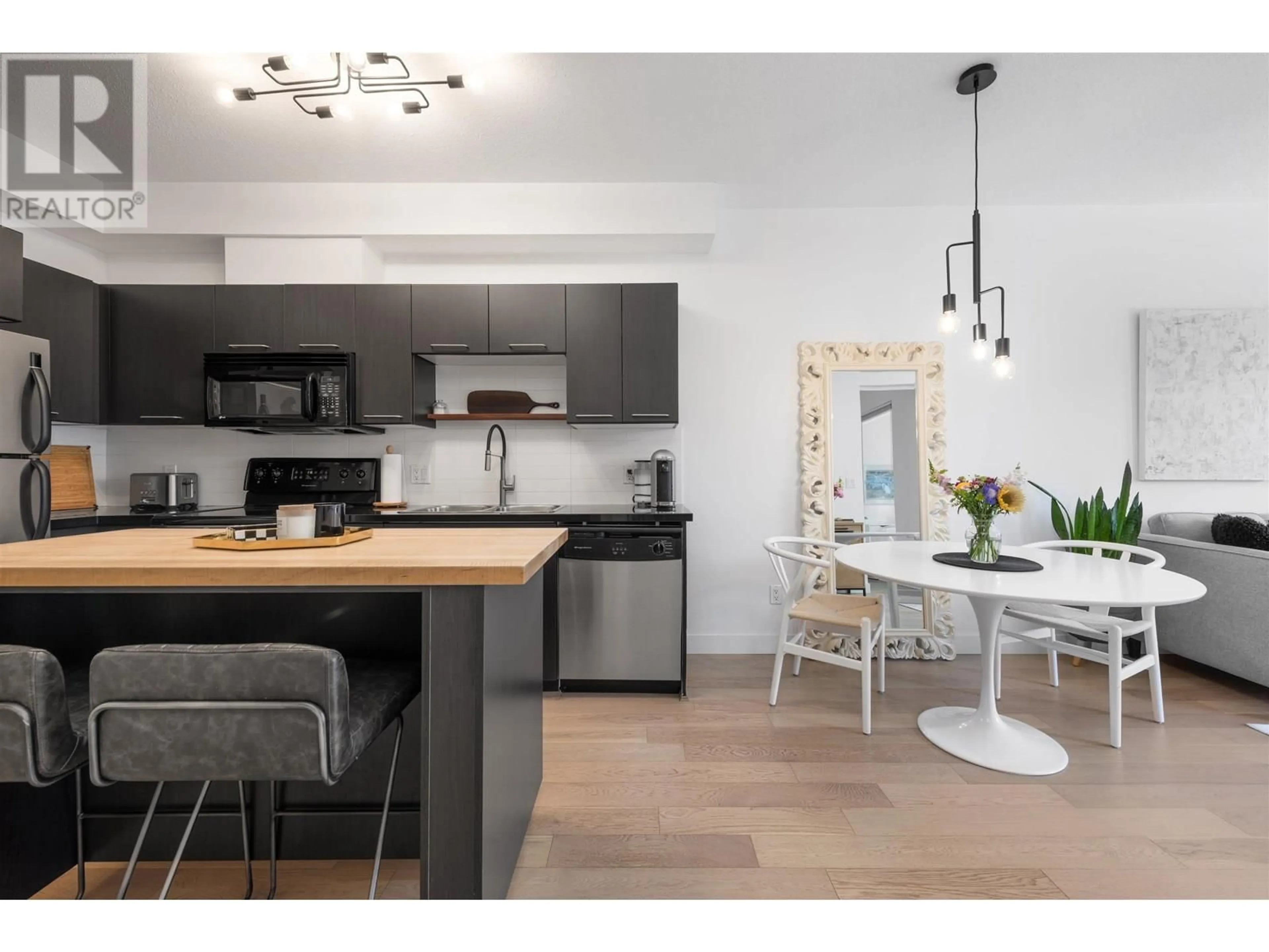 Open concept kitchen, unknown for 312 - 205 10TH AVENUE, Vancouver British Columbia V5T4V6