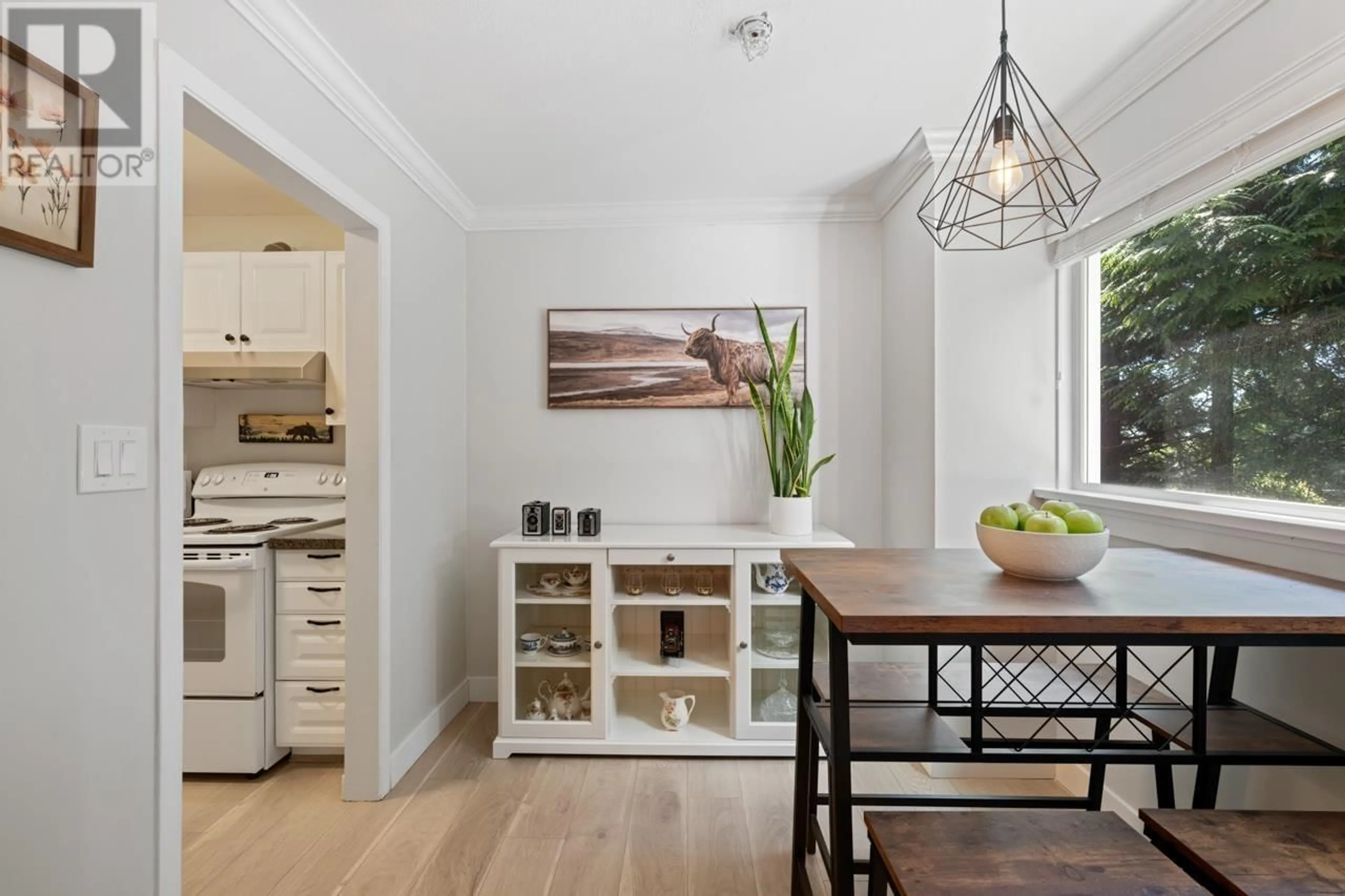 Open concept kitchen, unknown for 208 - 518 THIRTEENTH STREET, New Westminster British Columbia V3M4L9