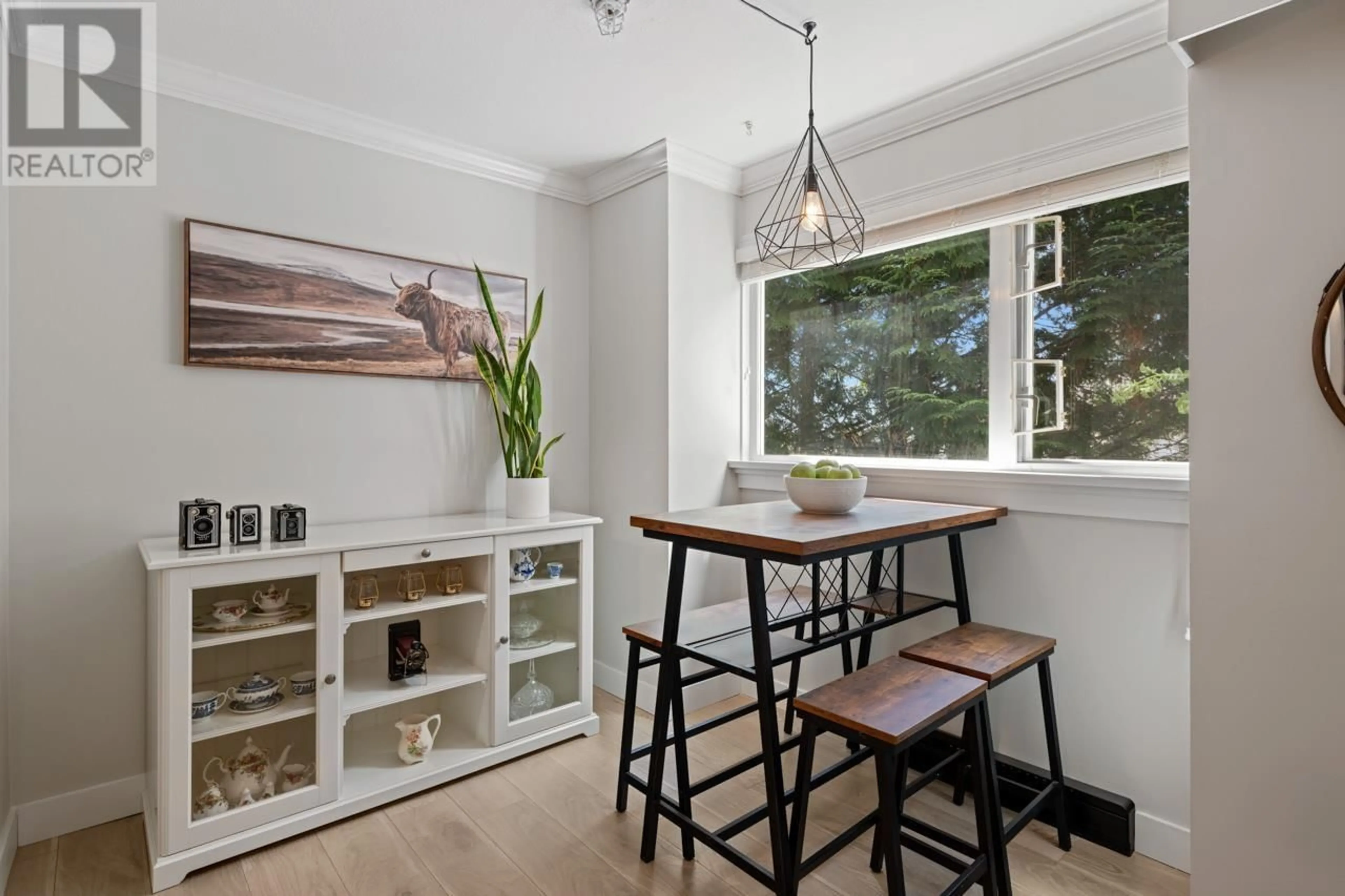 Unknown for 208 - 518 THIRTEENTH STREET, New Westminster British Columbia V3M4L9