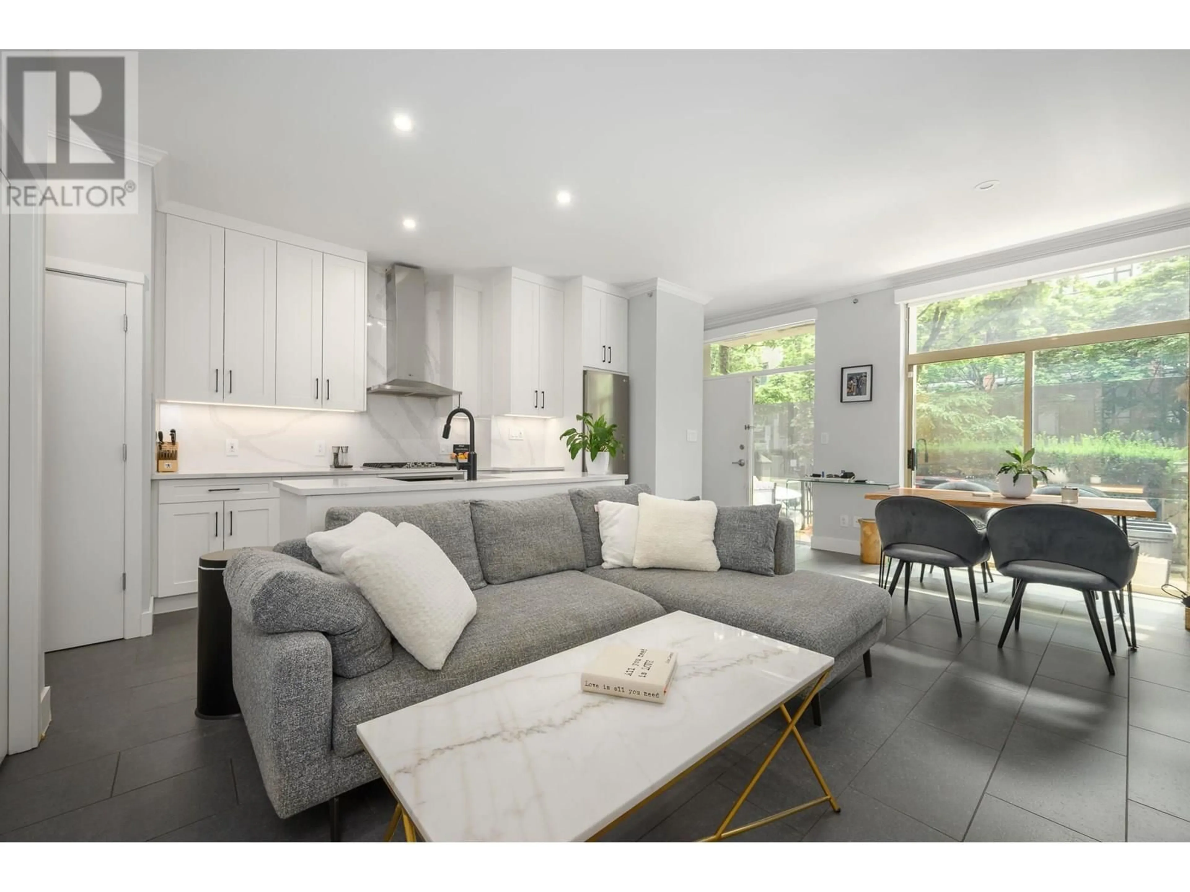Open concept kitchen, unknown for 987 RICHARDS STREET, Vancouver British Columbia V6B3B6