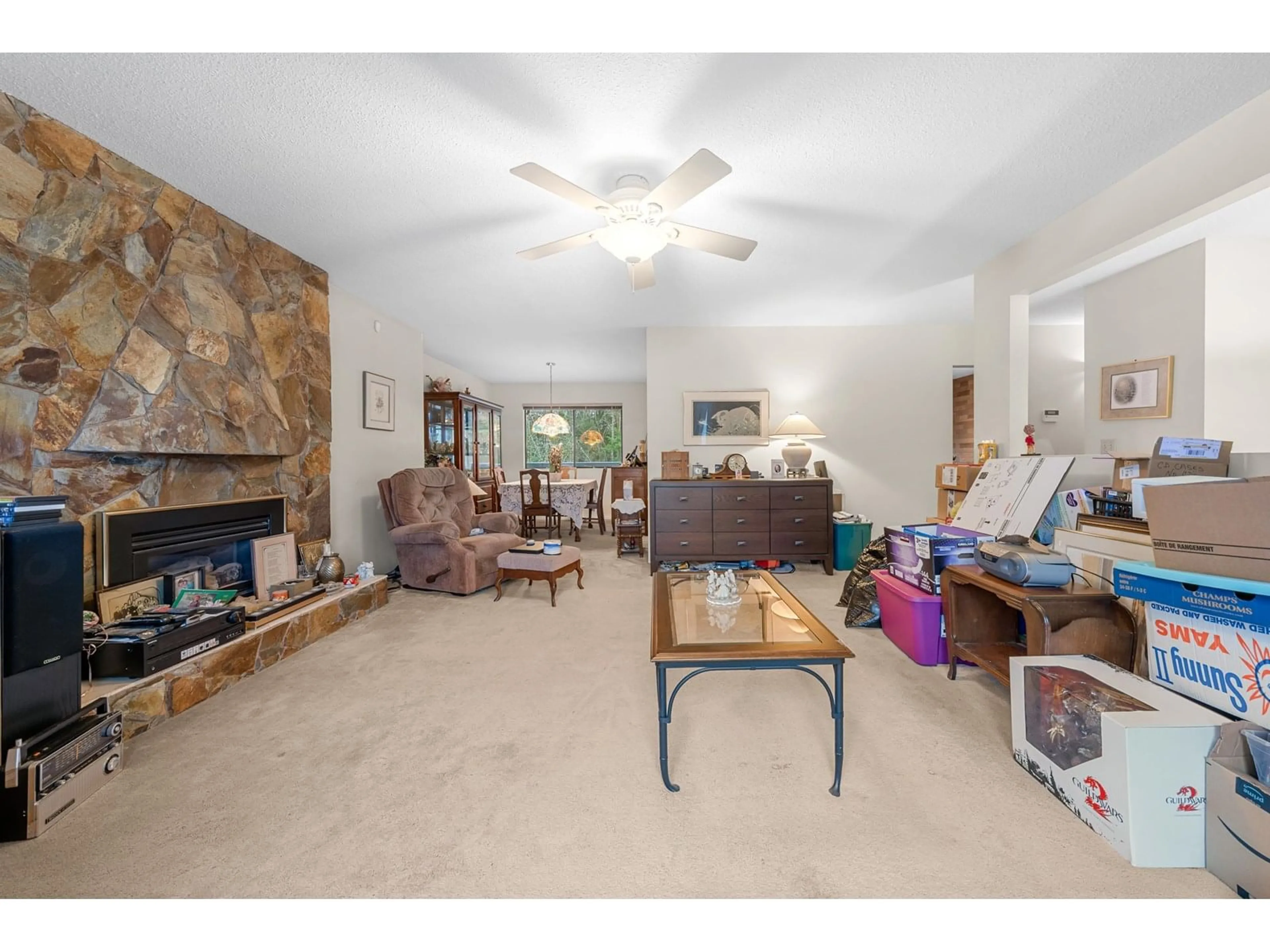Living room with furniture, unknown for 9762 149, Surrey British Columbia V3R8C6