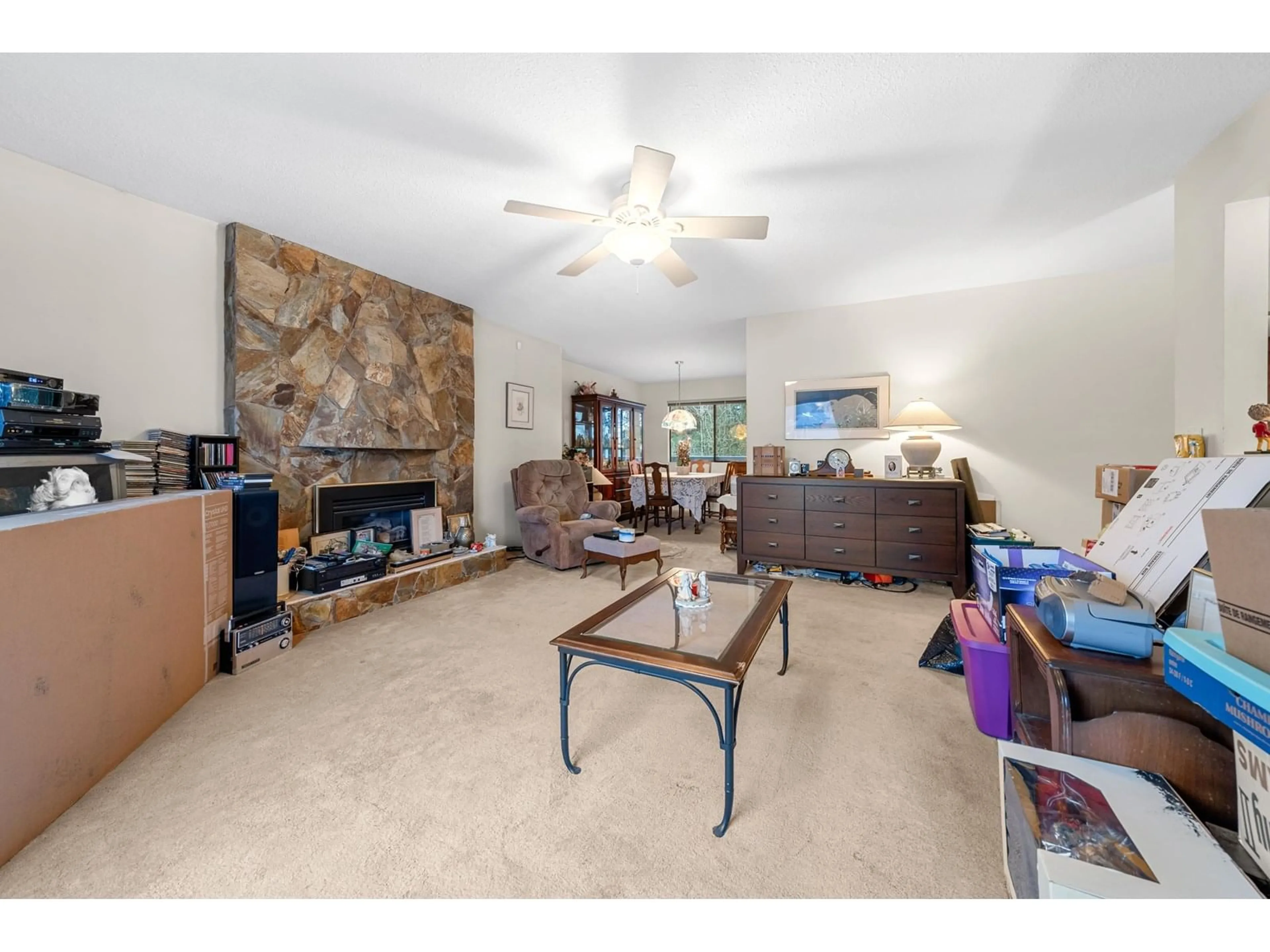 Living room with furniture, unknown for 9762 149, Surrey British Columbia V3R8C6
