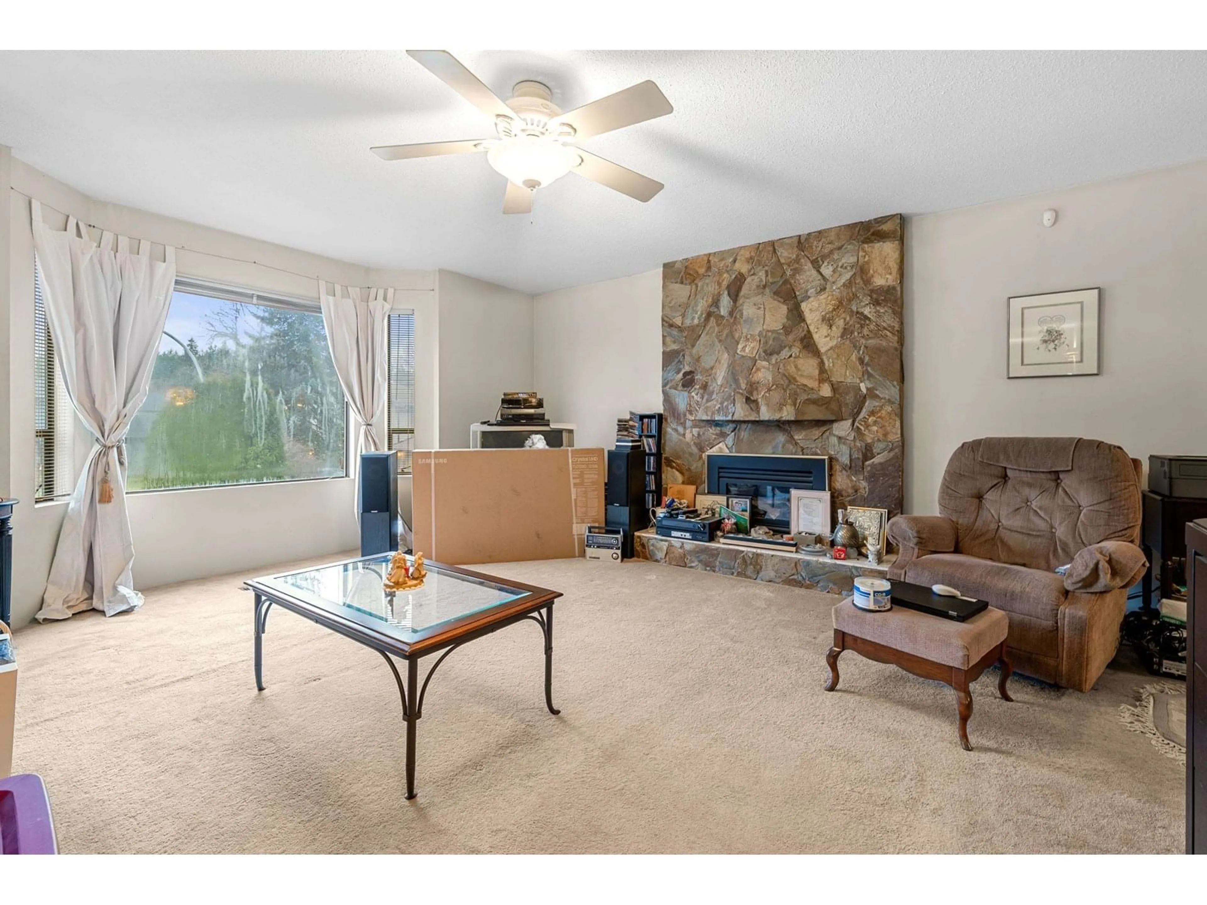 Living room with furniture, unknown for 9762 149, Surrey British Columbia V3R8C6