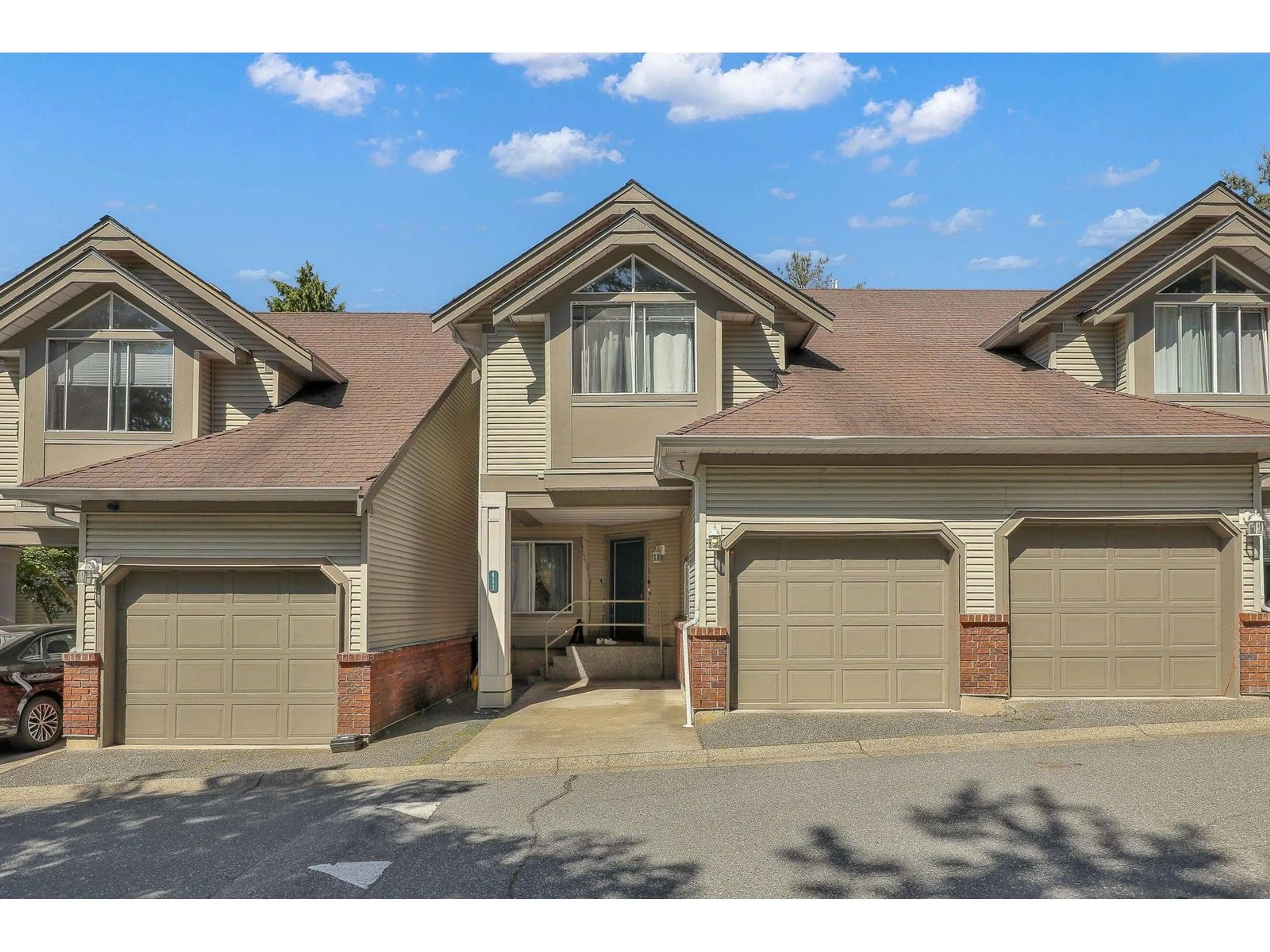 Unknown for 411 - 13900 HYLAND ROAD, Surrey British Columbia V3W2C3
