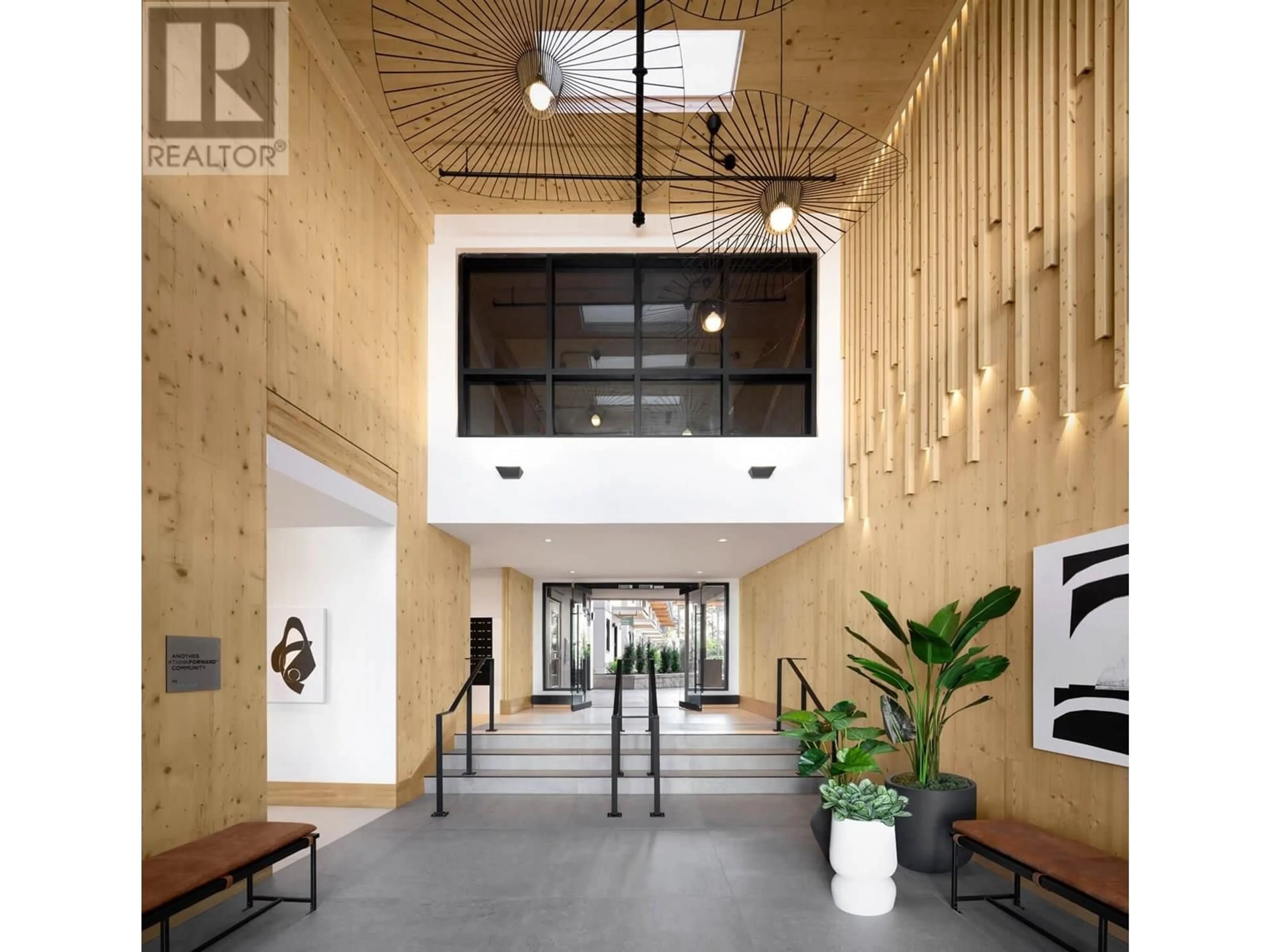Indoor foyer for 203 - 310 SALTER STREET, New Westminster British Columbia V3M0N7