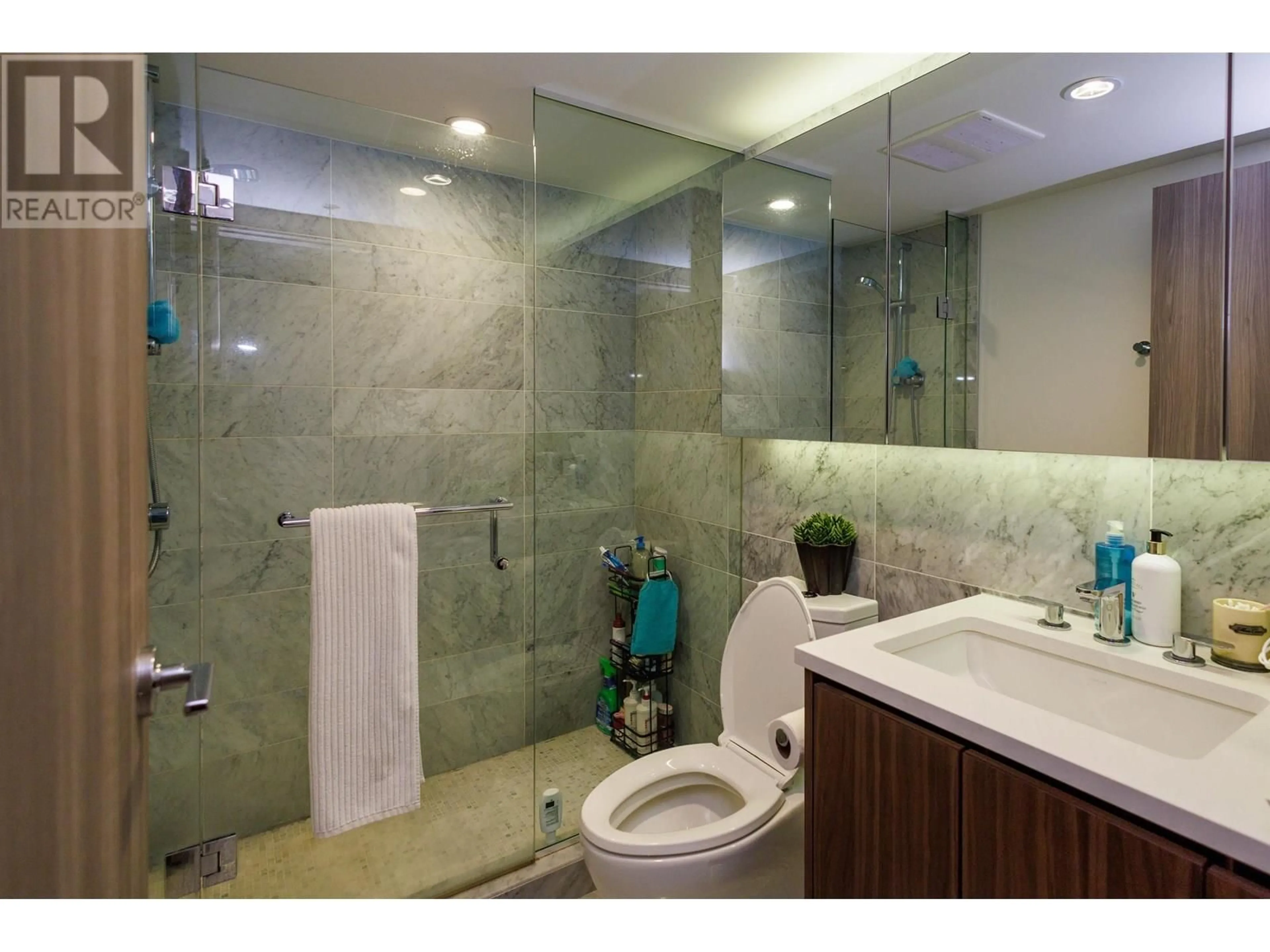Standard bathroom, ceramic/tile floor for 1809 - 455 MARINE DRIVE, Vancouver British Columbia V5X0H3