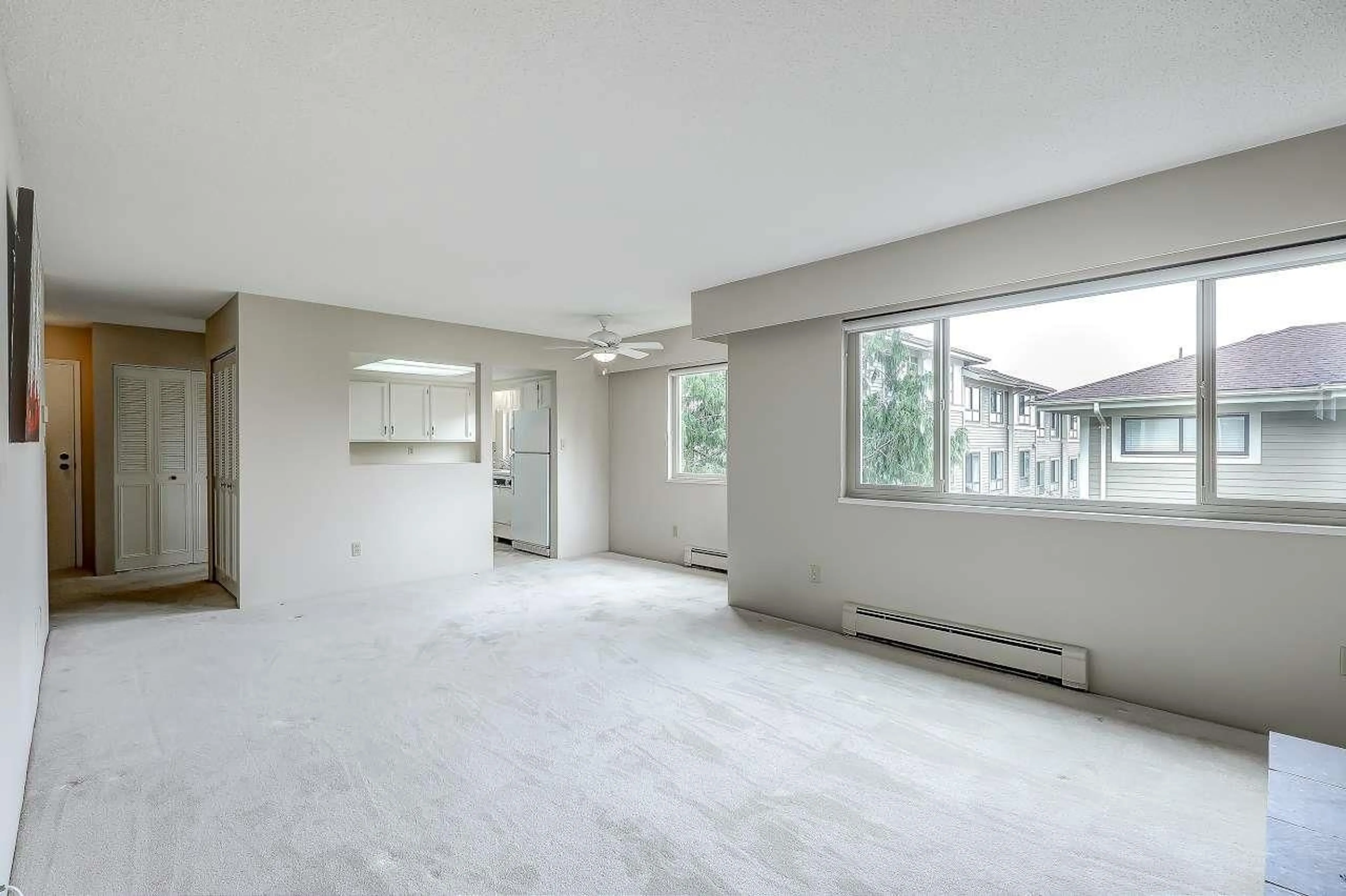 A pic of a room for 207 - 1368 FOSTER, White Rock British Columbia V4B3X4