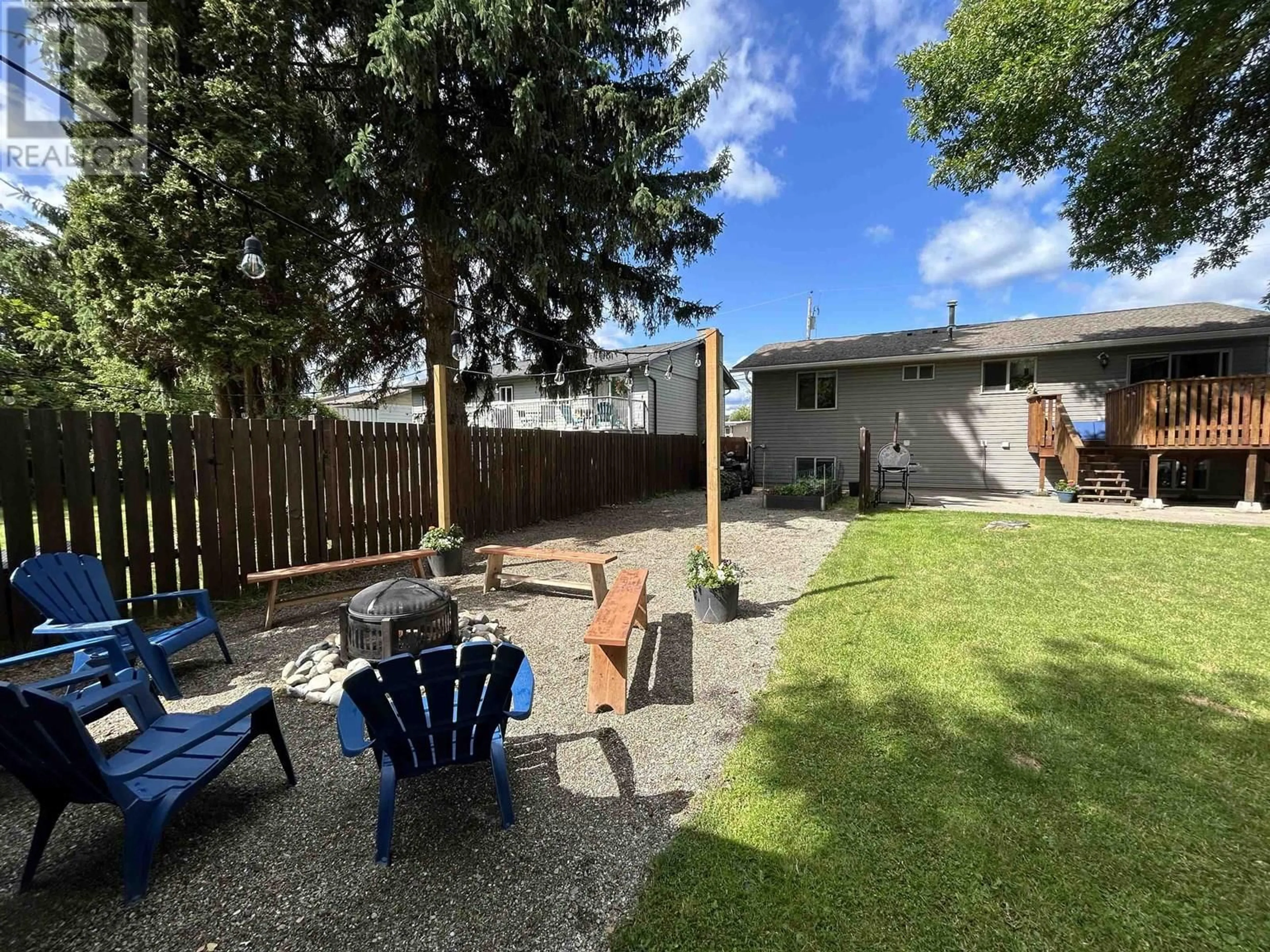 Patio, street for 530 NADEAU STREET, Quesnel British Columbia V2J2Z9