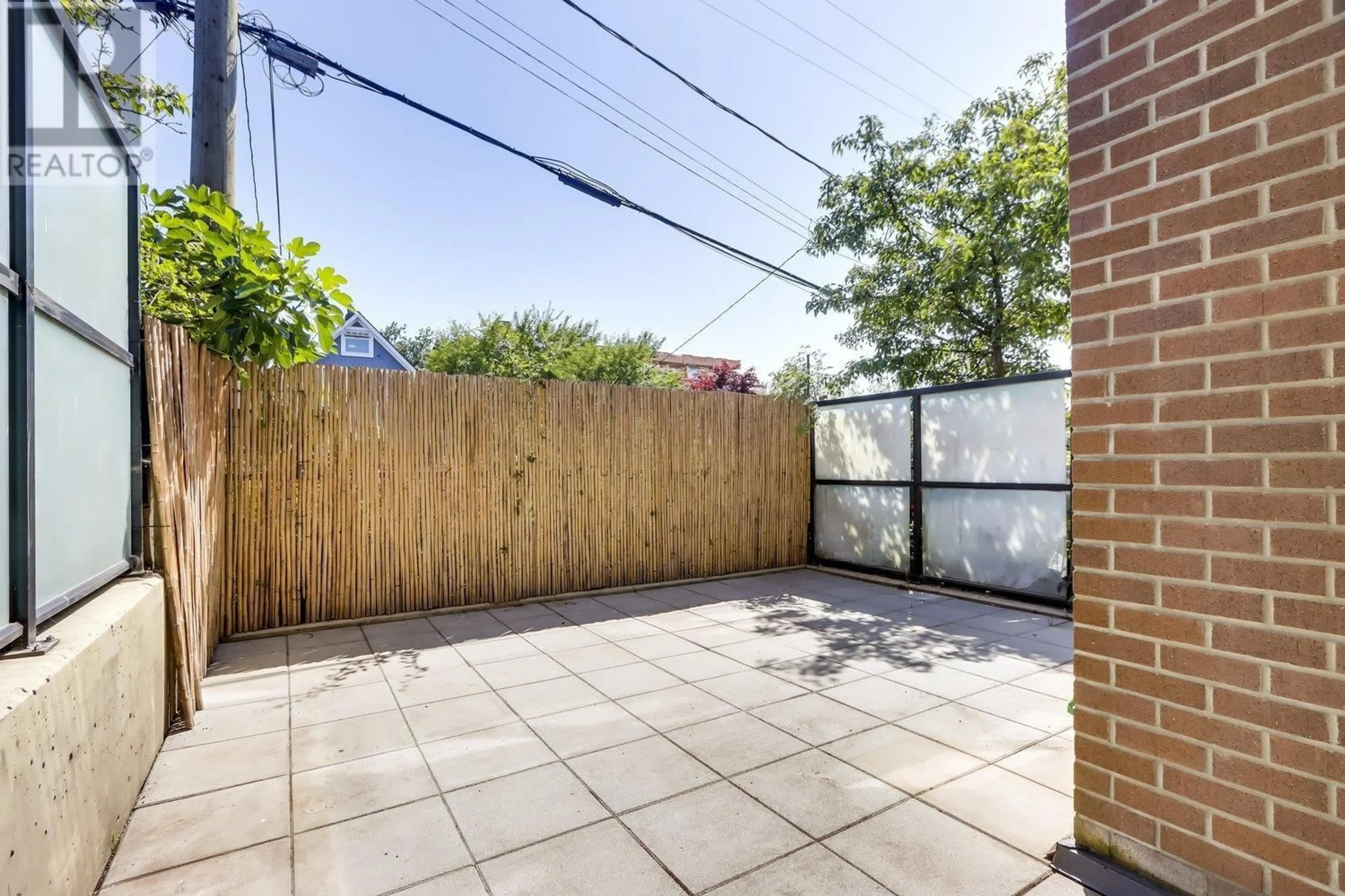 Patio, street for 215 - 2150 HASTINGS STREET, Vancouver British Columbia V5L0A5
