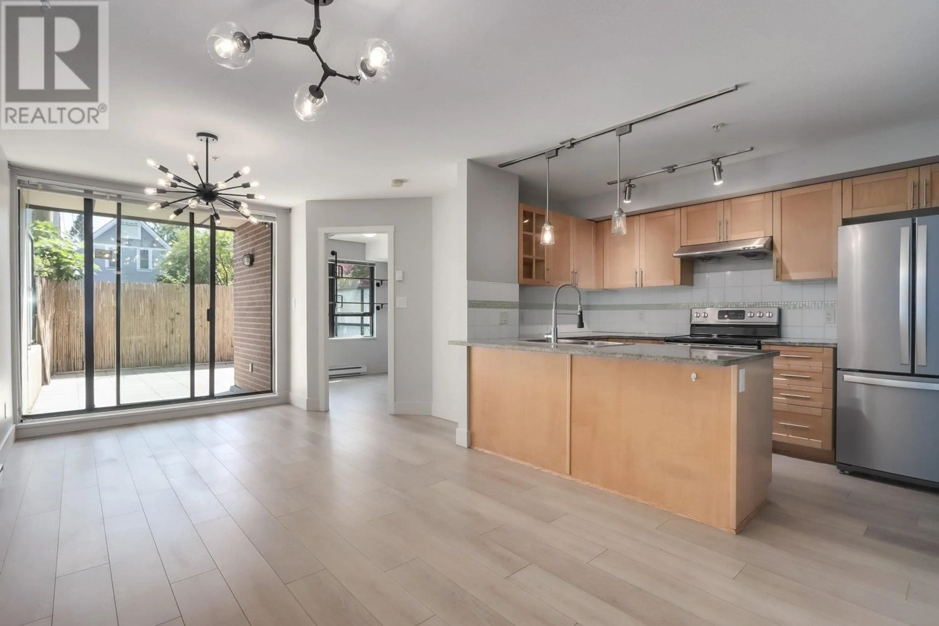 Open concept kitchen, unknown for 215 - 2150 HASTINGS STREET, Vancouver British Columbia V5L0A5